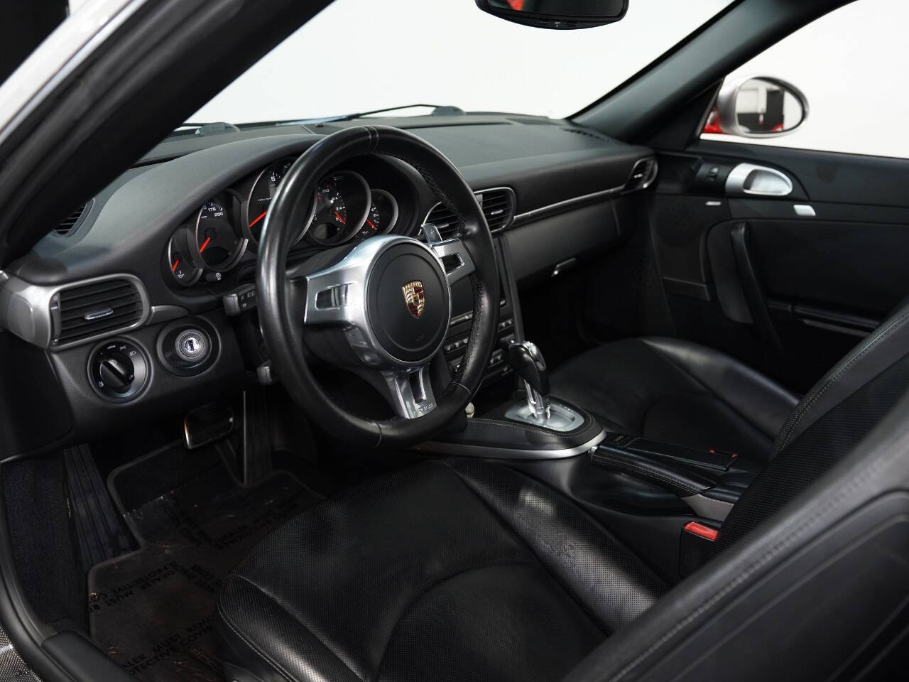 PLATINUM SILVER METALLIC, 2012 PORSCHE 911 Image 29