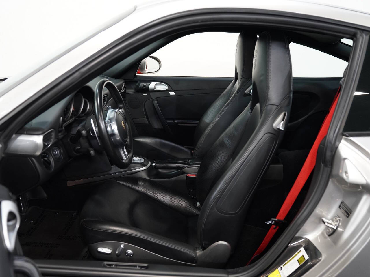 PLATINUM SILVER METALLIC, 2012 PORSCHE 911 Image 28