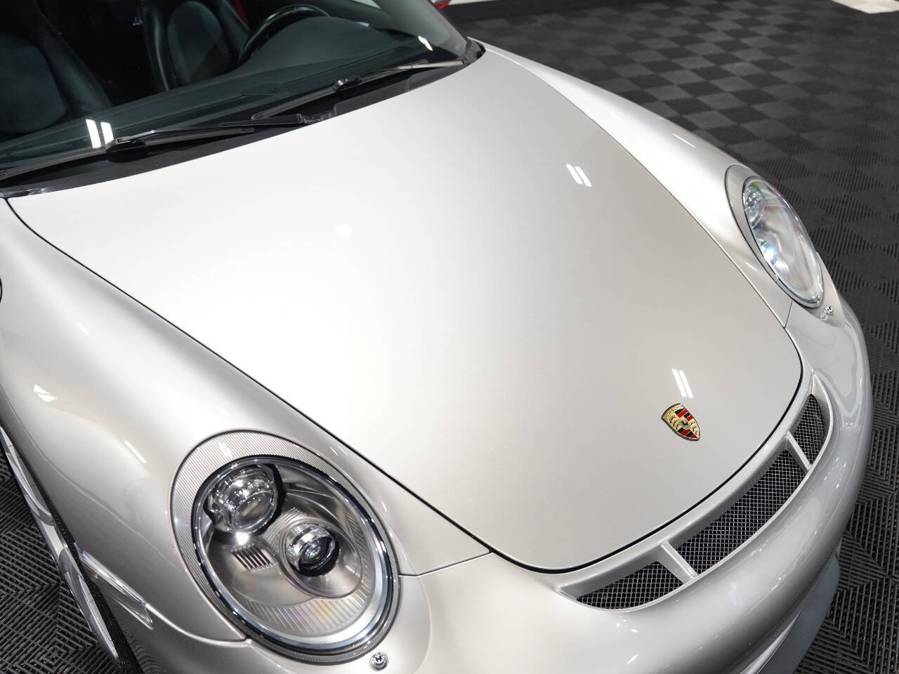 PLATINUM SILVER METALLIC, 2012 PORSCHE 911 Image 12