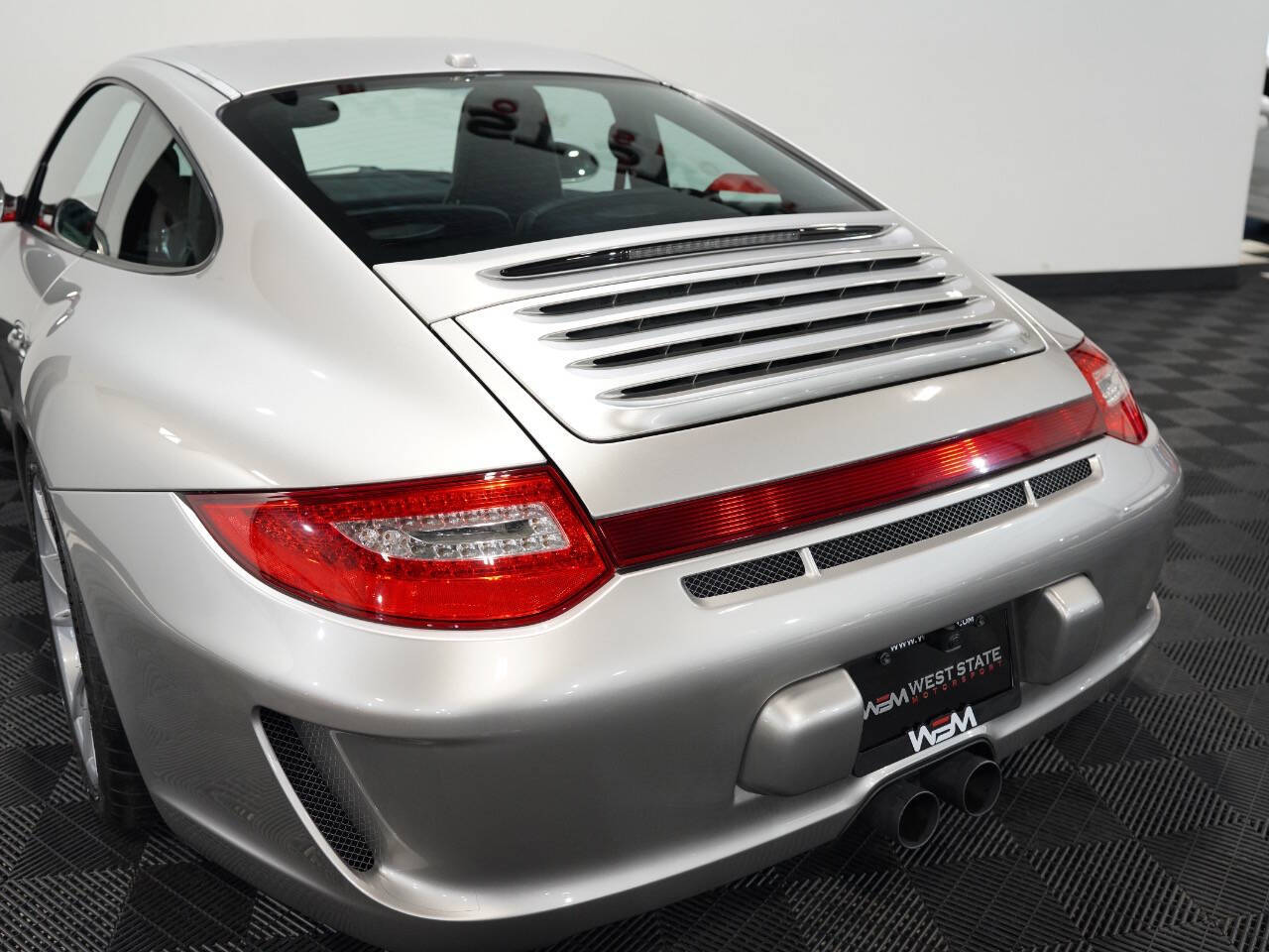 PLATINUM SILVER METALLIC, 2012 PORSCHE 911 Image 19
