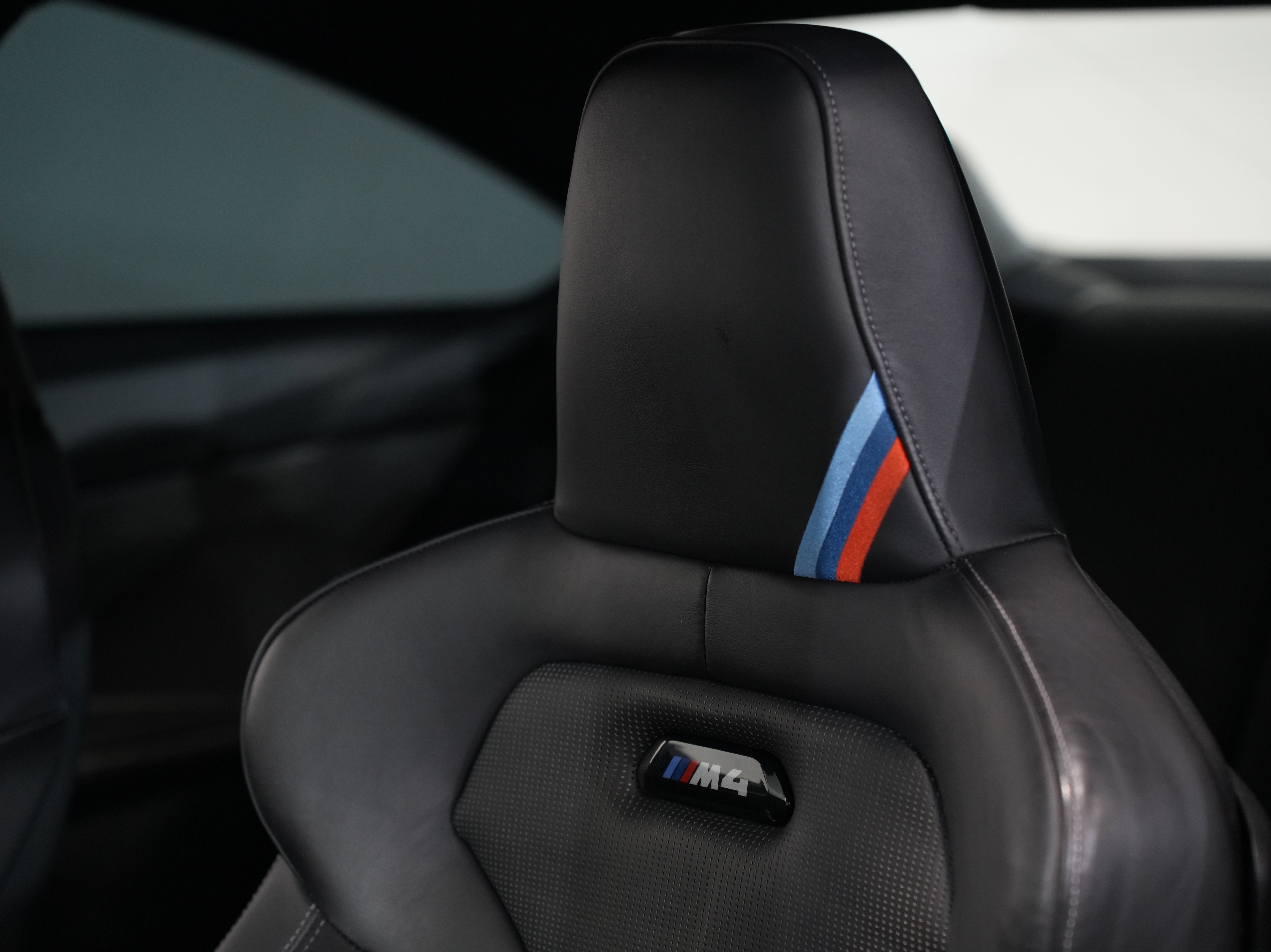 BLUE, 2020 BMW M4 Image 32