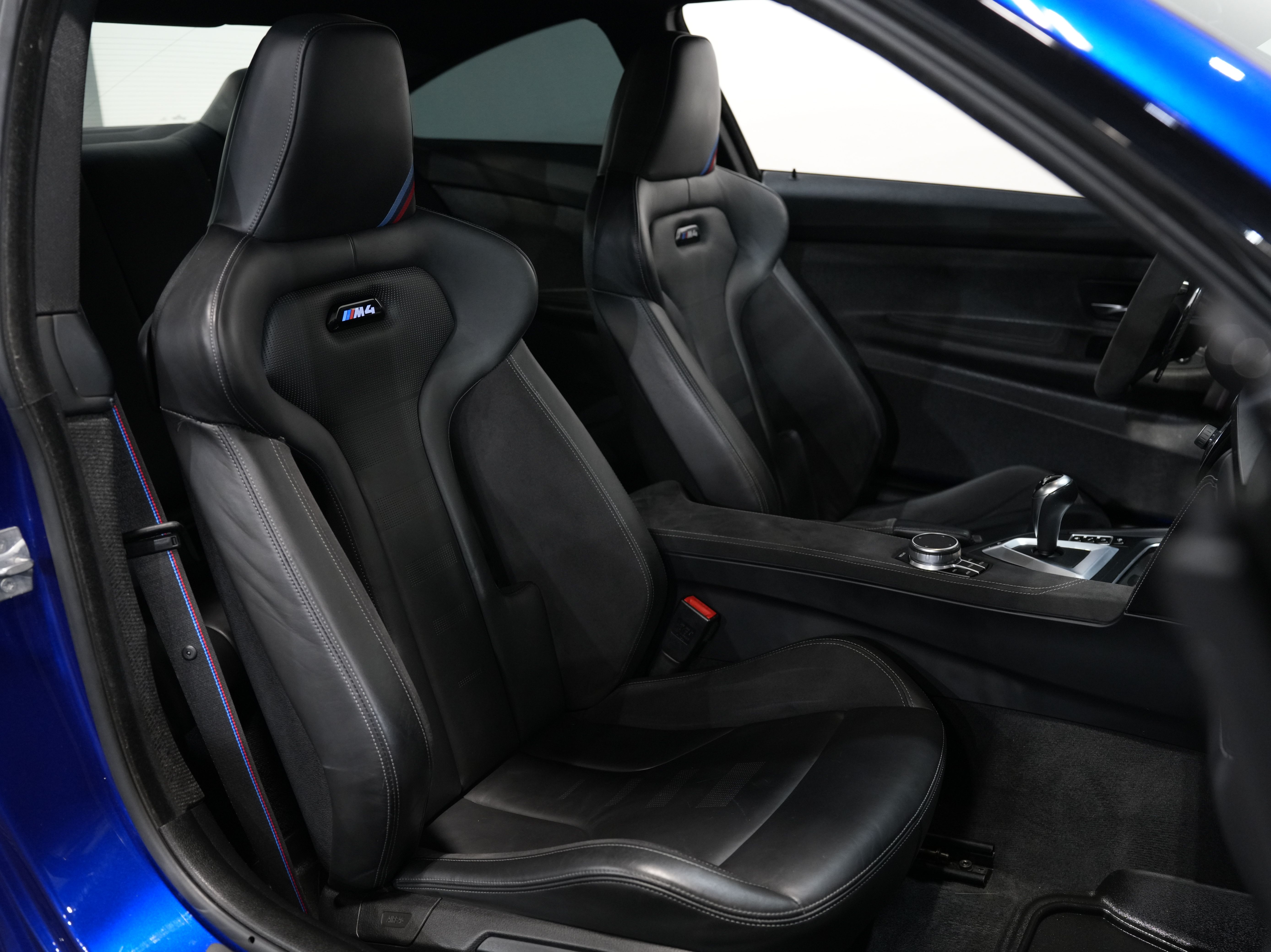 BLUE, 2020 BMW M4 Image 36