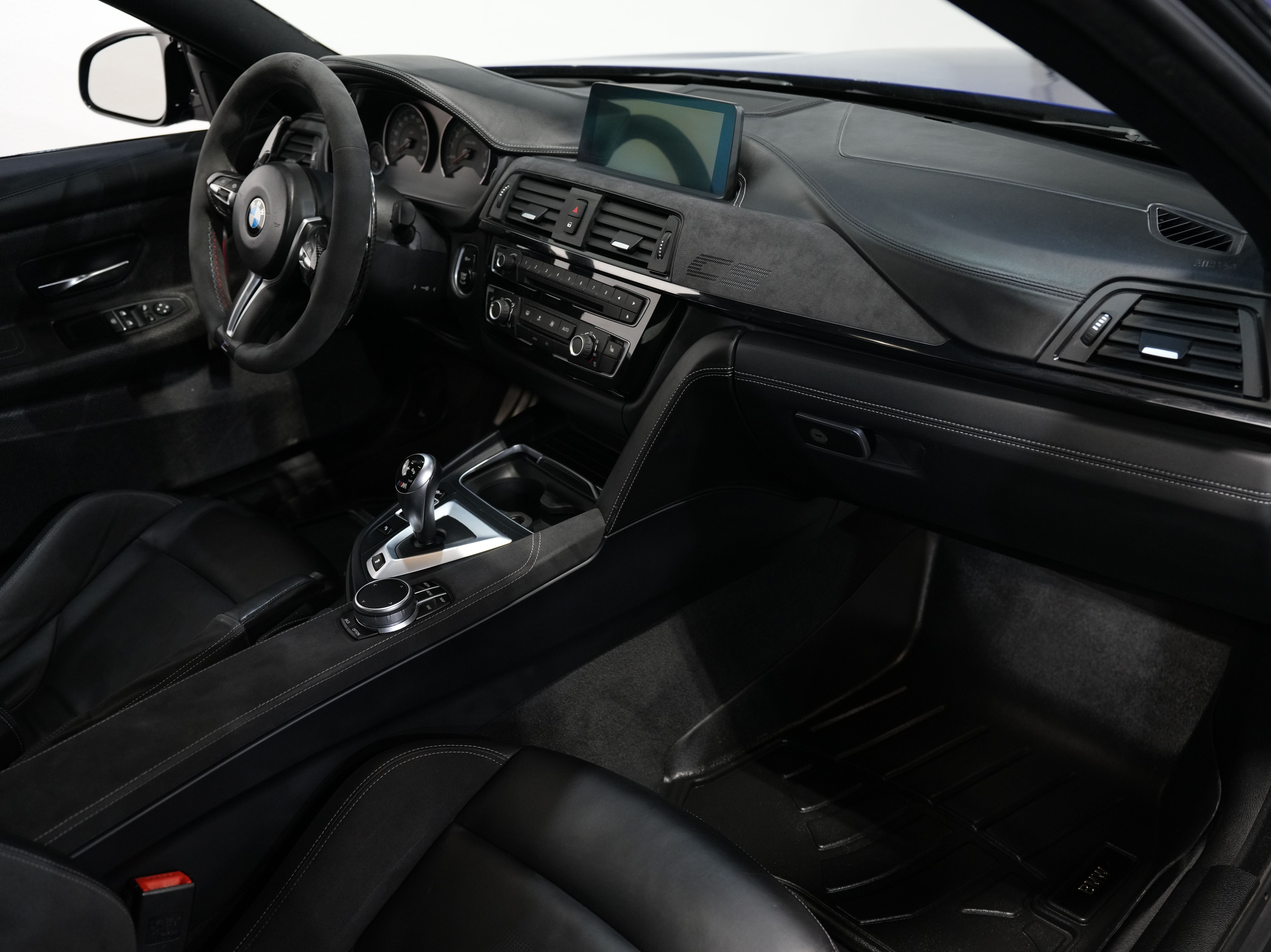 BLUE, 2020 BMW M4 Image 38