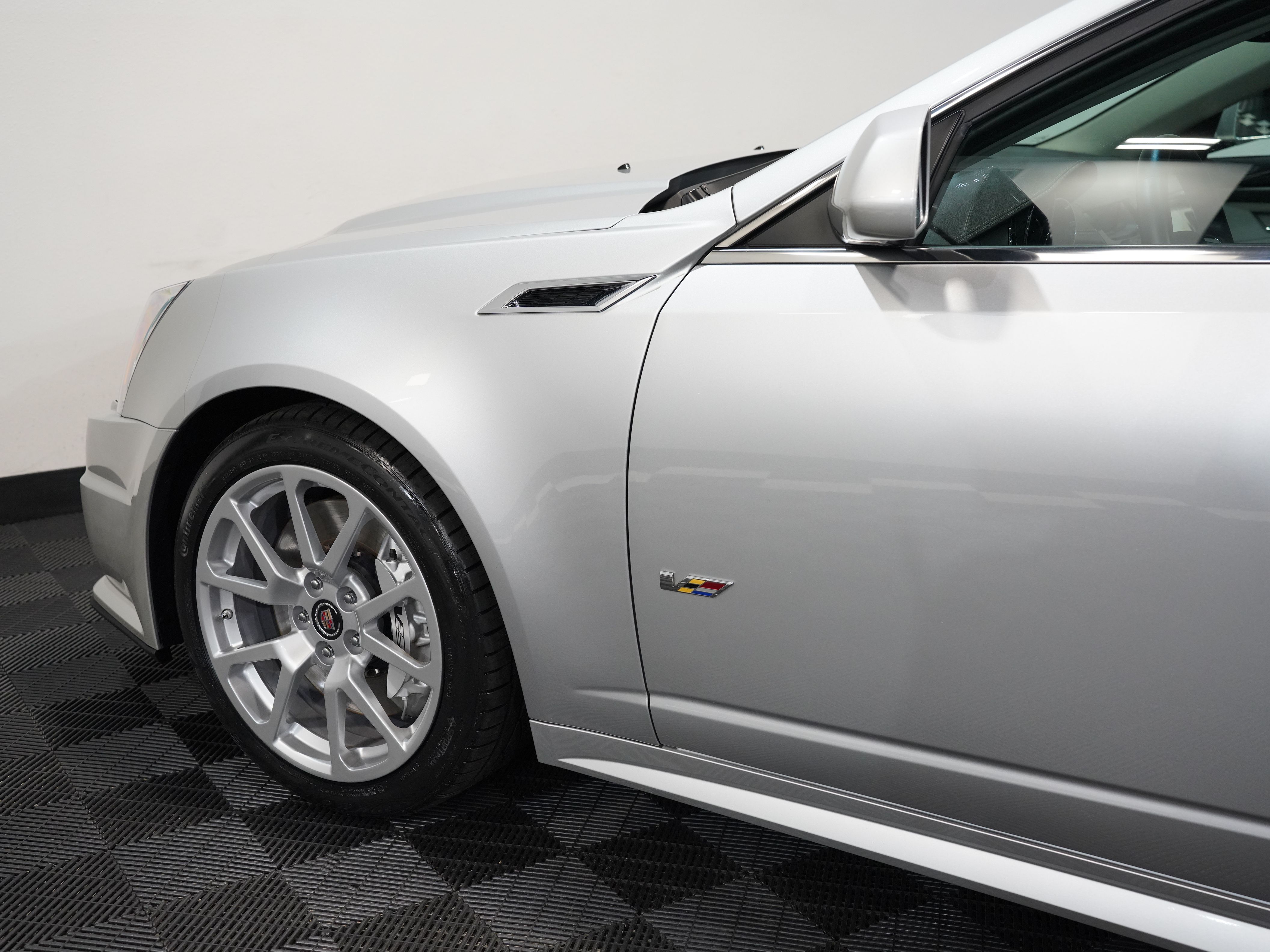 SILVER, 2013 CADILLAC CTS Image 19