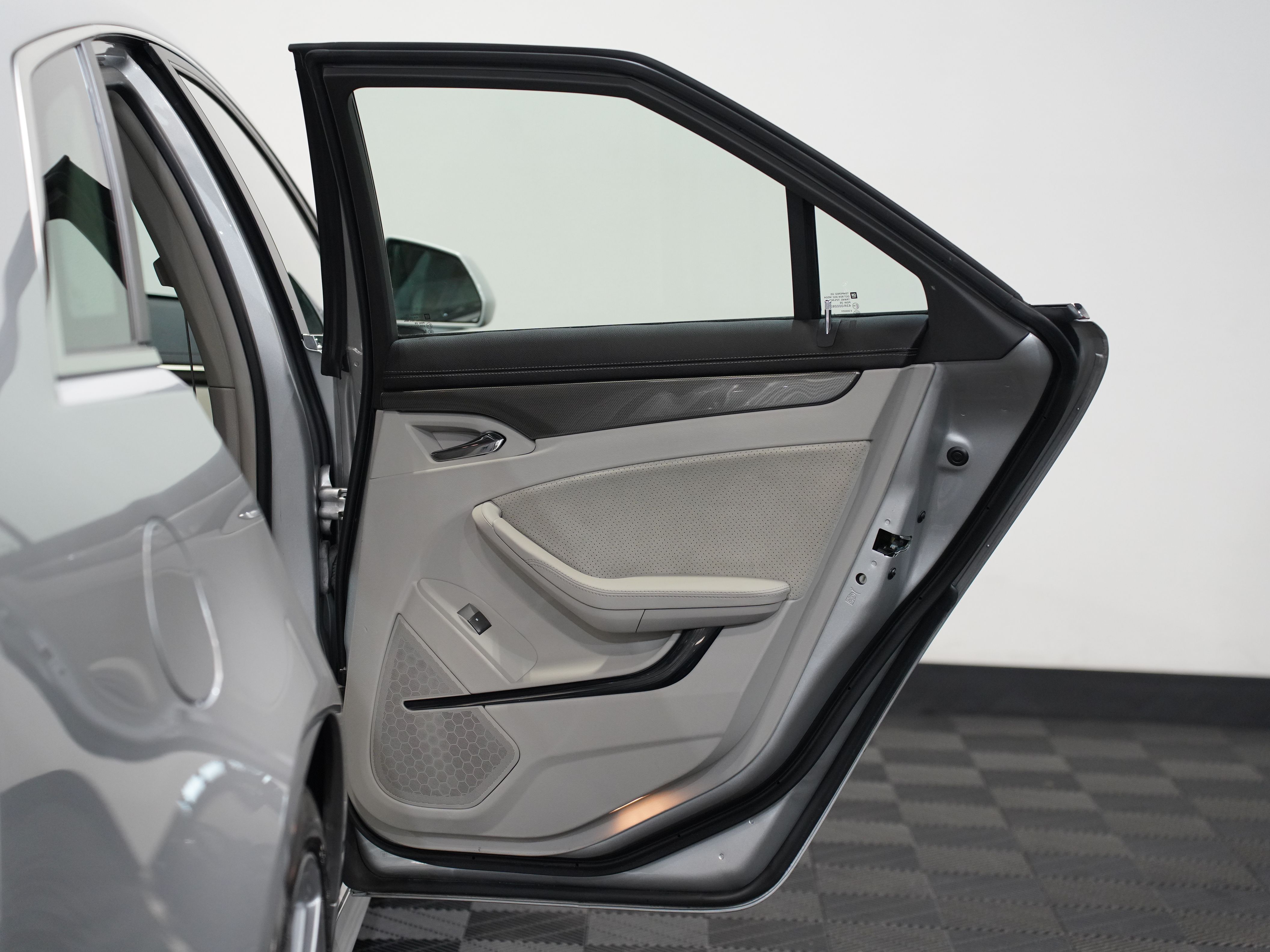 SILVER, 2013 CADILLAC CTS Image 24