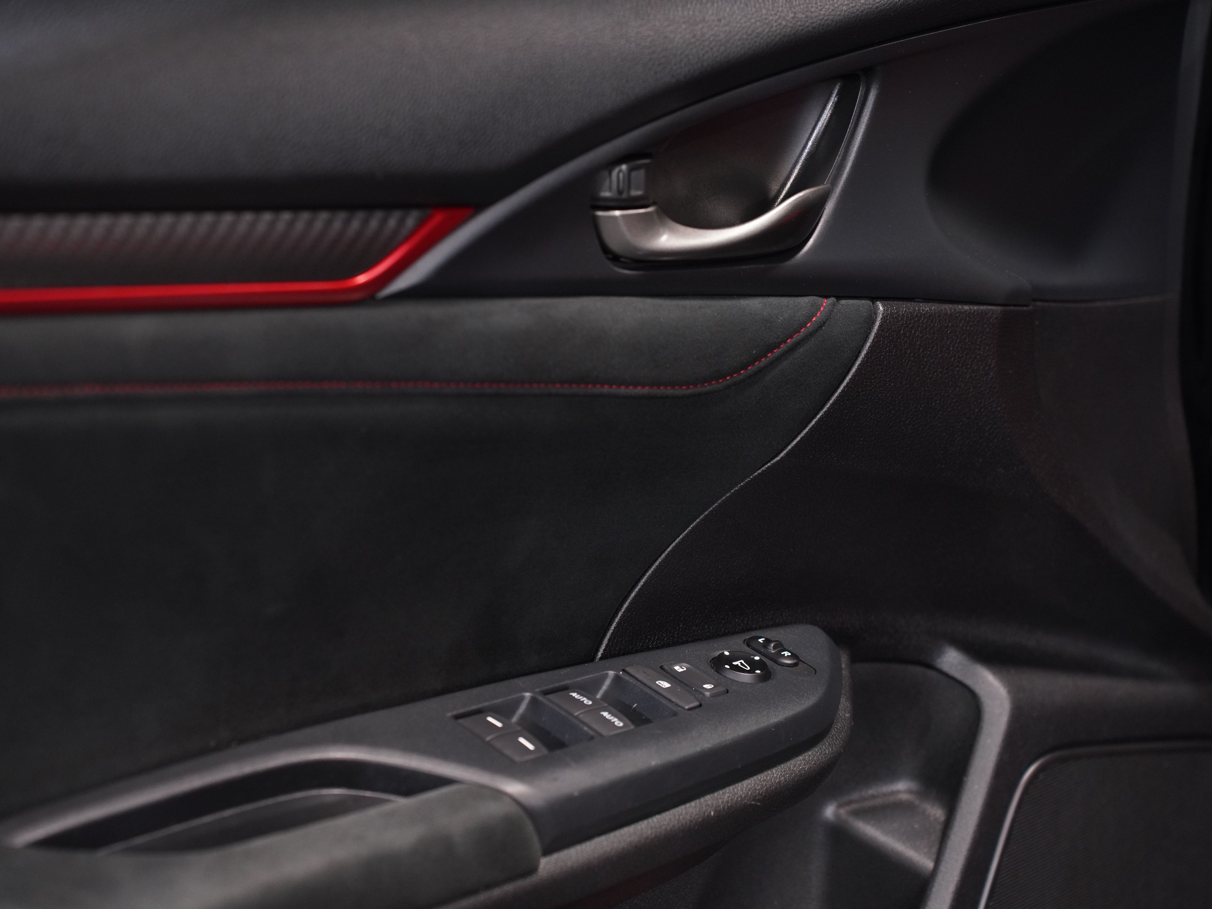 BLACK, 2019 HONDA CIVIC TYPE R Image 23