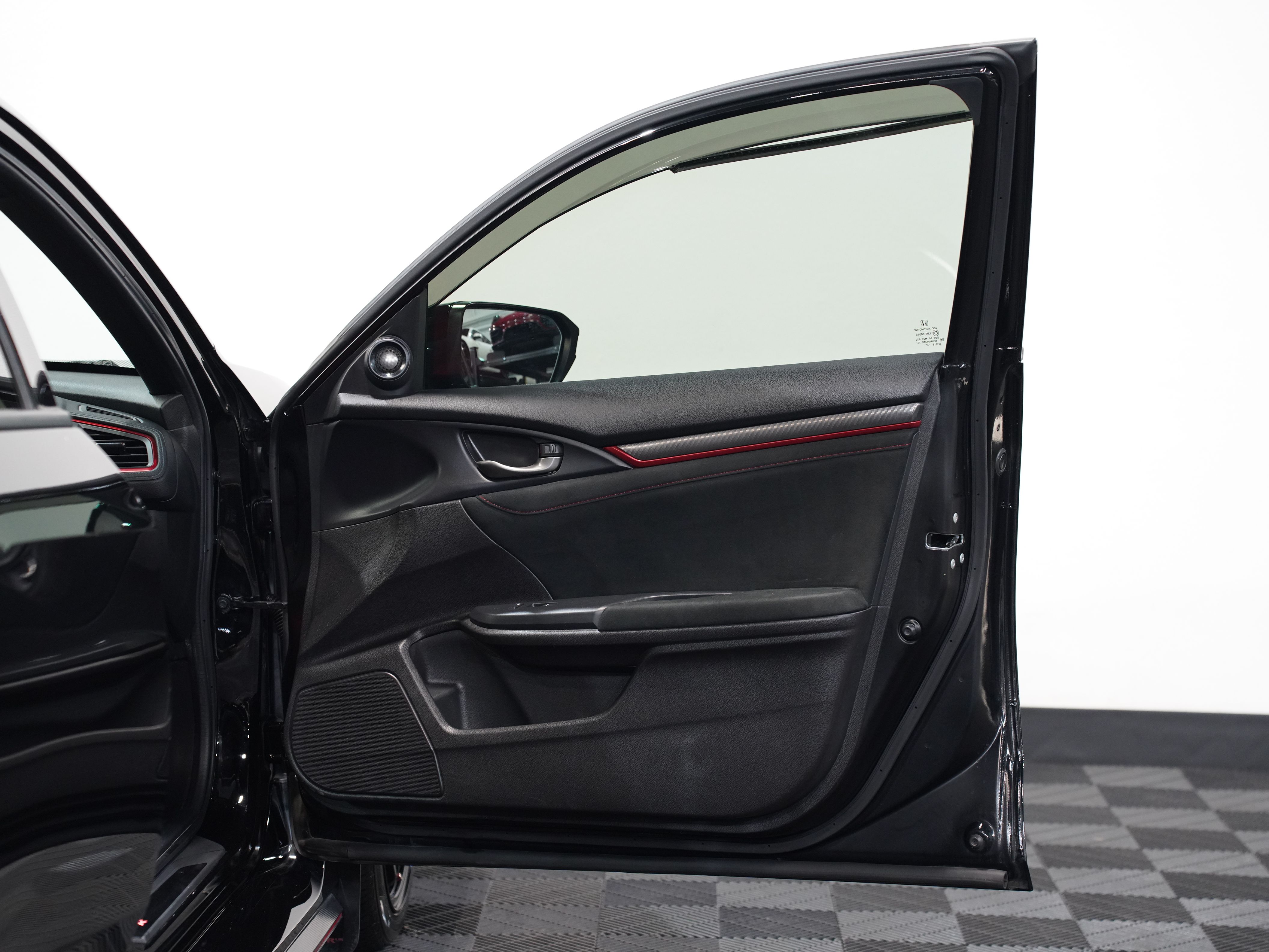 BLACK, 2019 HONDA CIVIC TYPE R Image 24