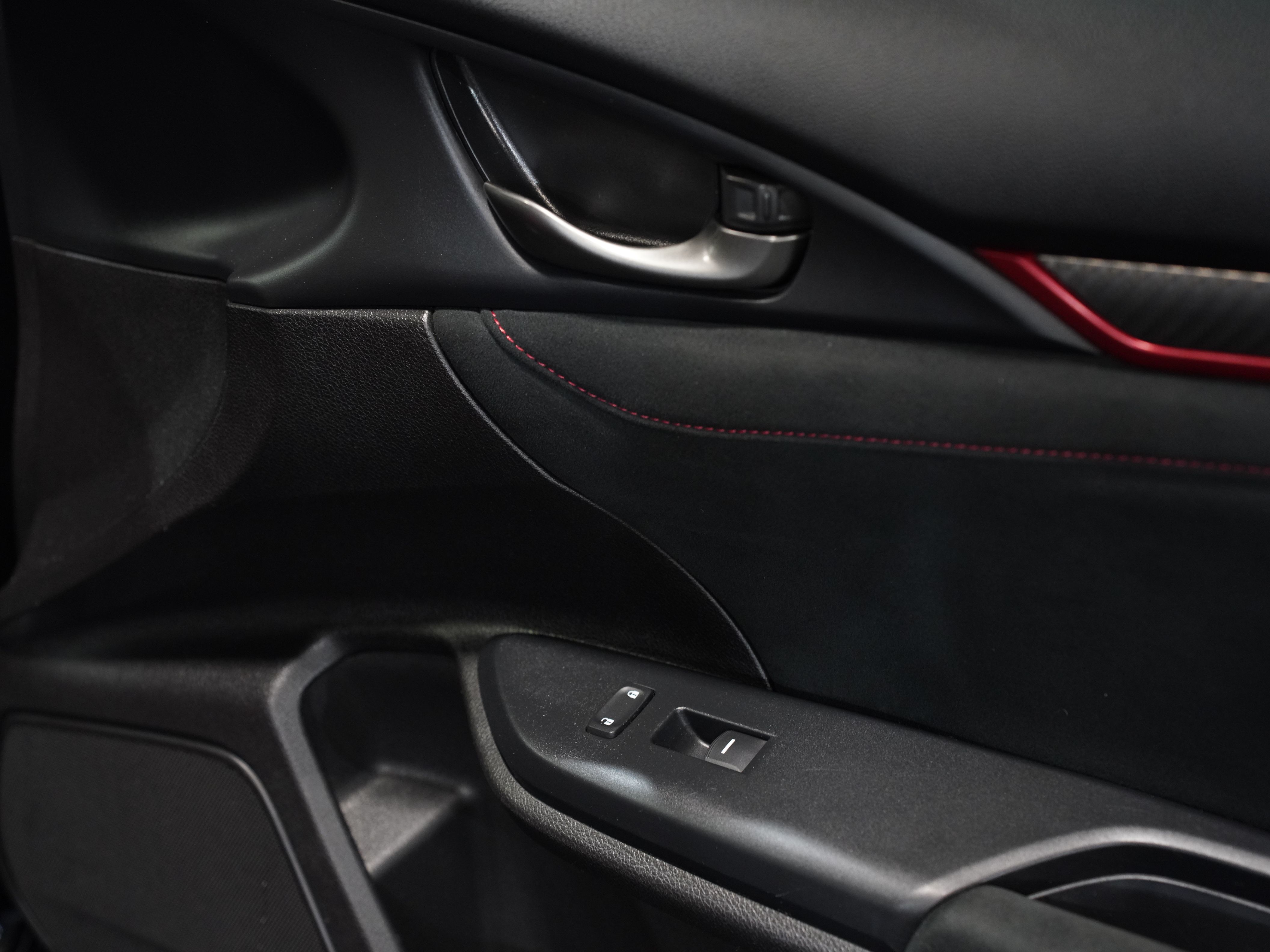 BLACK, 2019 HONDA CIVIC TYPE R Image 25