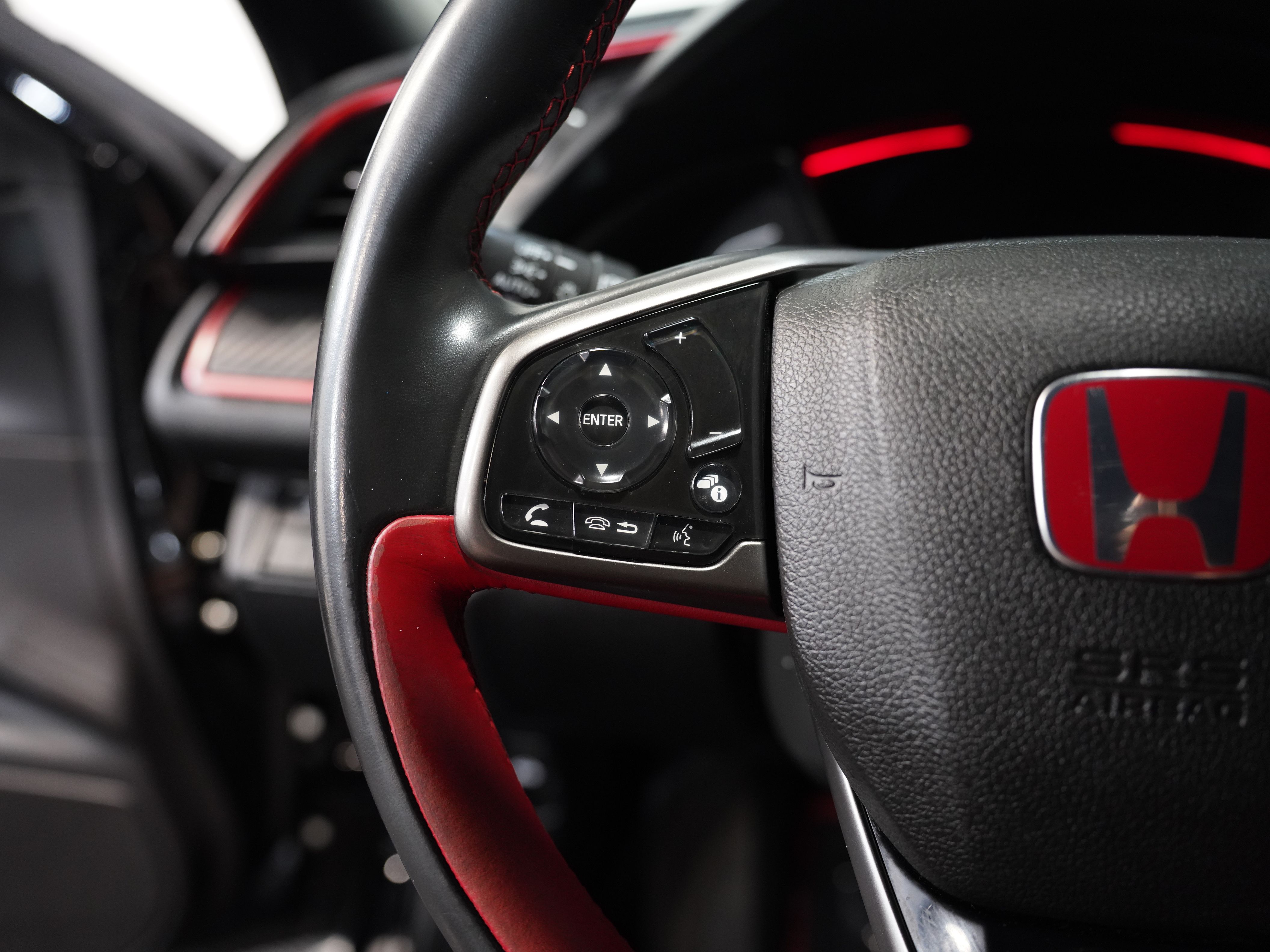 BLACK, 2019 HONDA CIVIC TYPE R Image 43