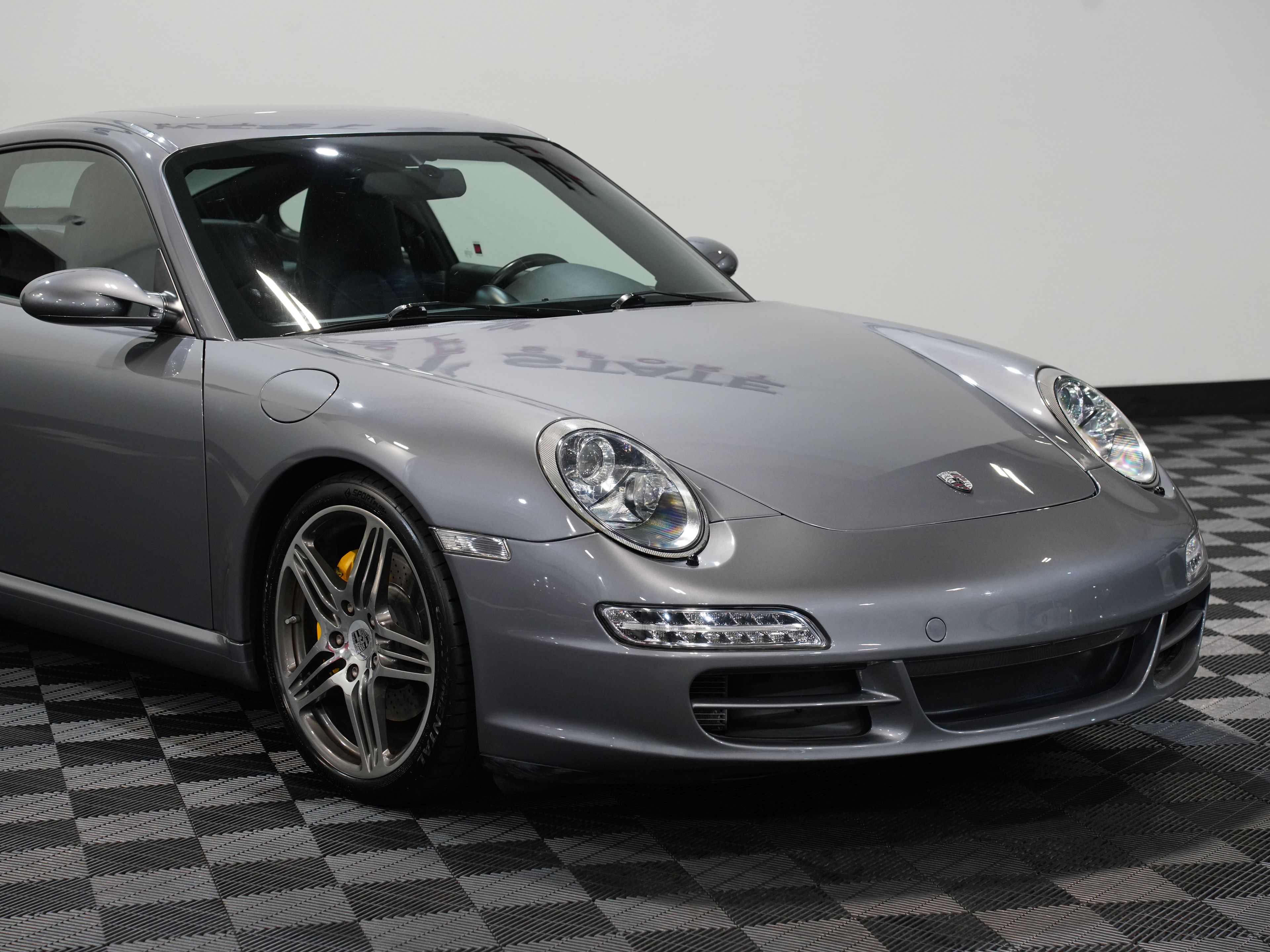 GRAY, 2007 PORSCHE 911 Image 9
