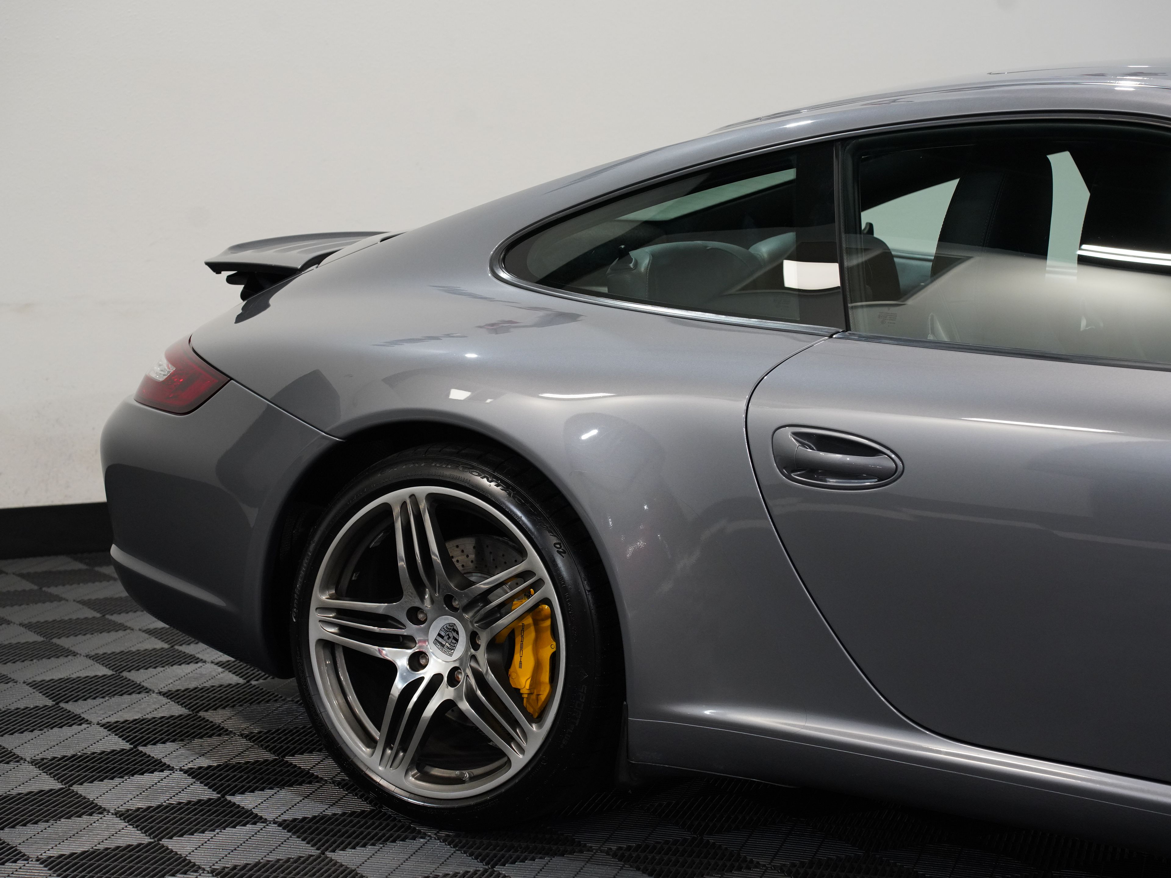 GRAY, 2007 PORSCHE 911 Image 16