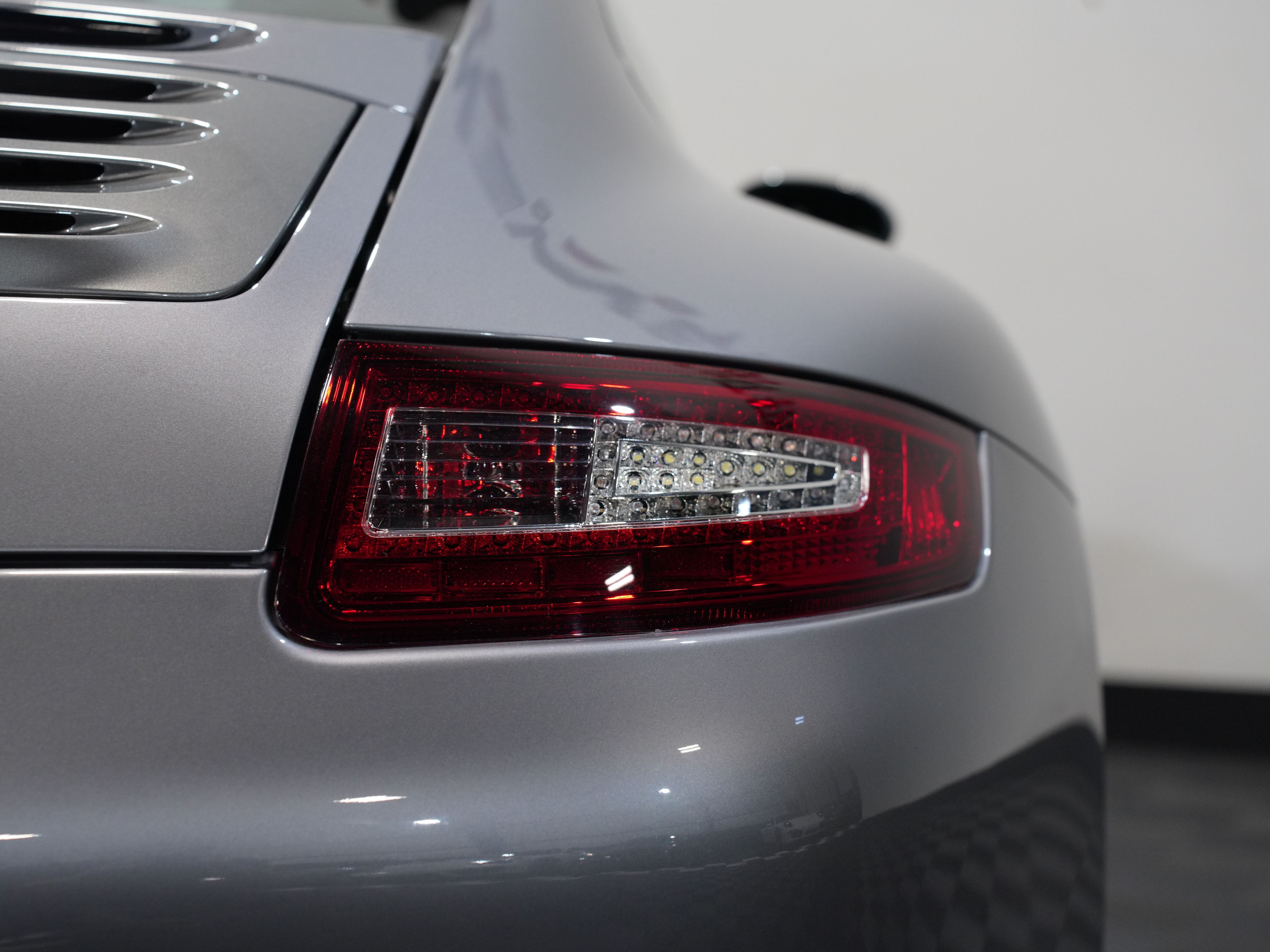 GRAY, 2007 PORSCHE 911 Image 18