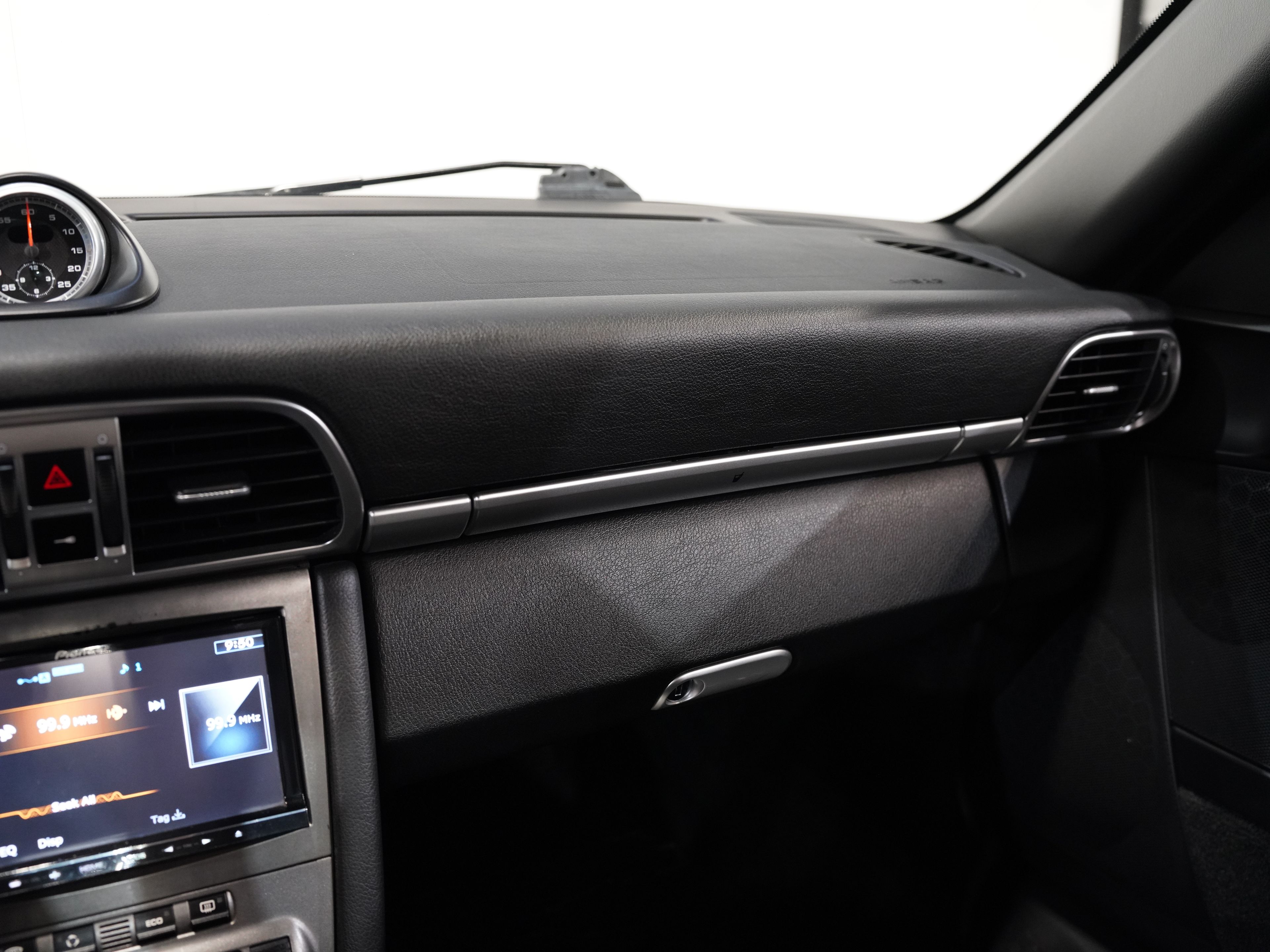 GRAY, 2007 PORSCHE 911 Image 31
