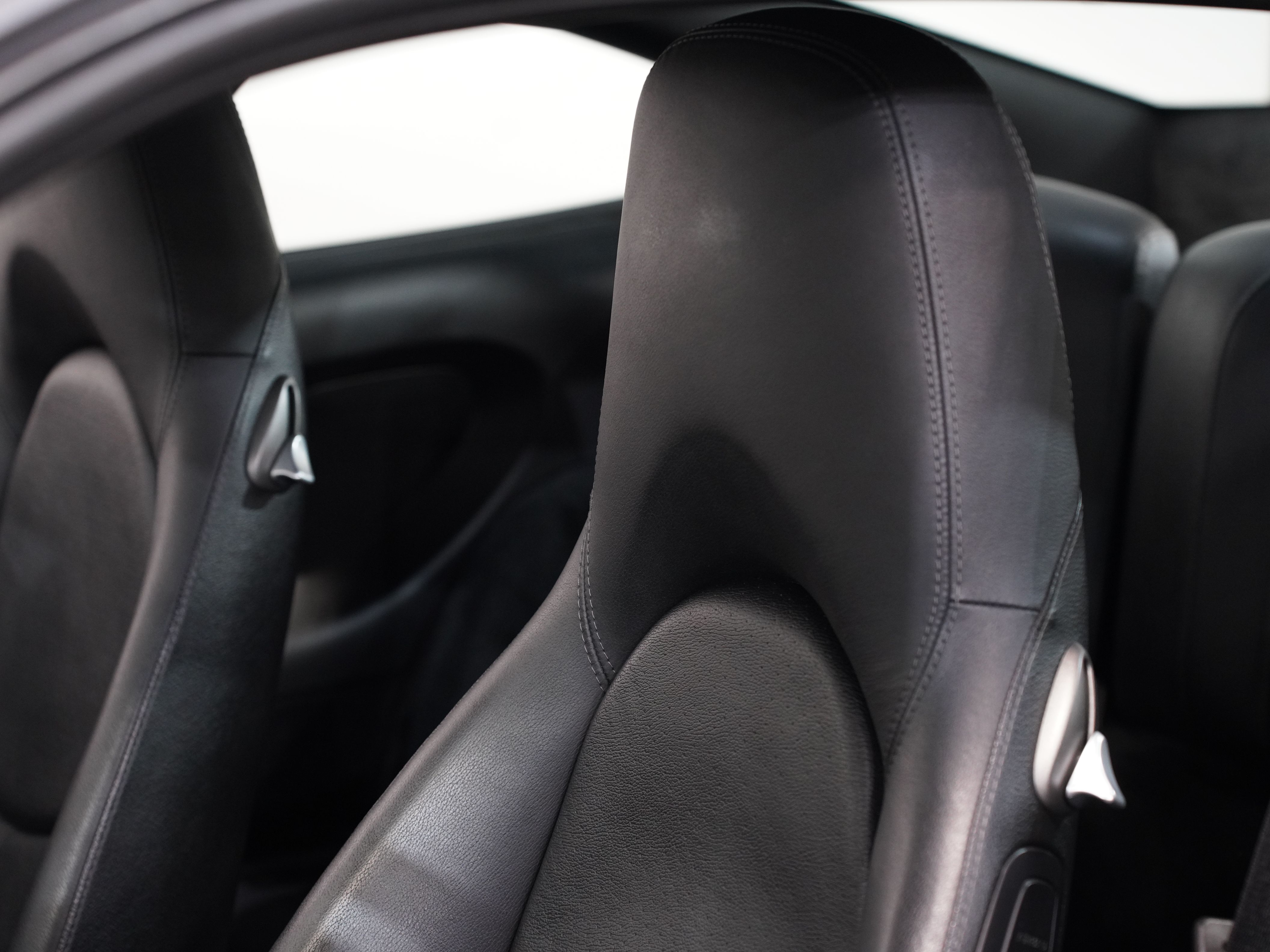 GRAY, 2007 PORSCHE 911 Image 33