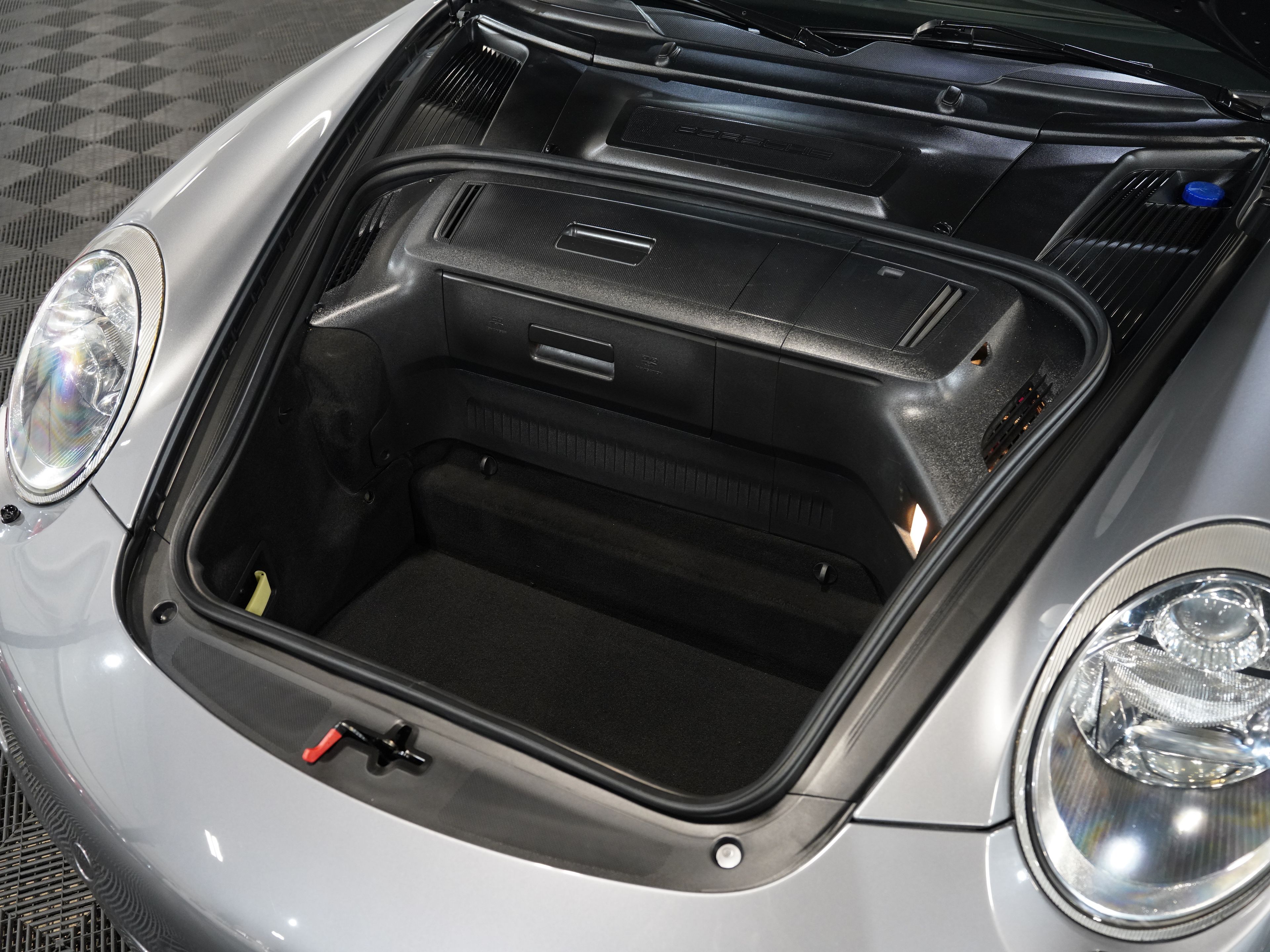 GRAY, 2007 PORSCHE 911 Image 43
