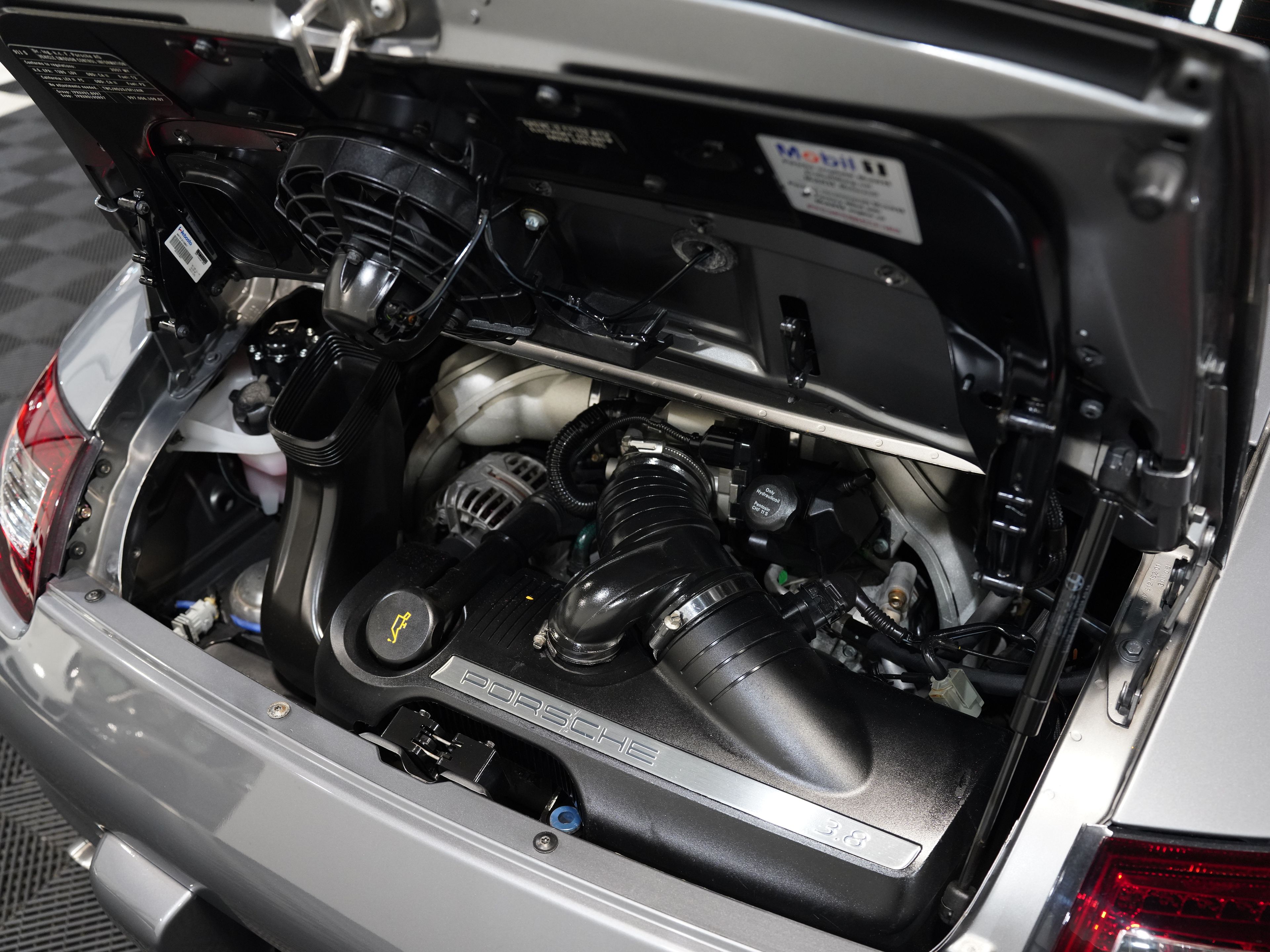 GRAY, 2007 PORSCHE 911 Image 46