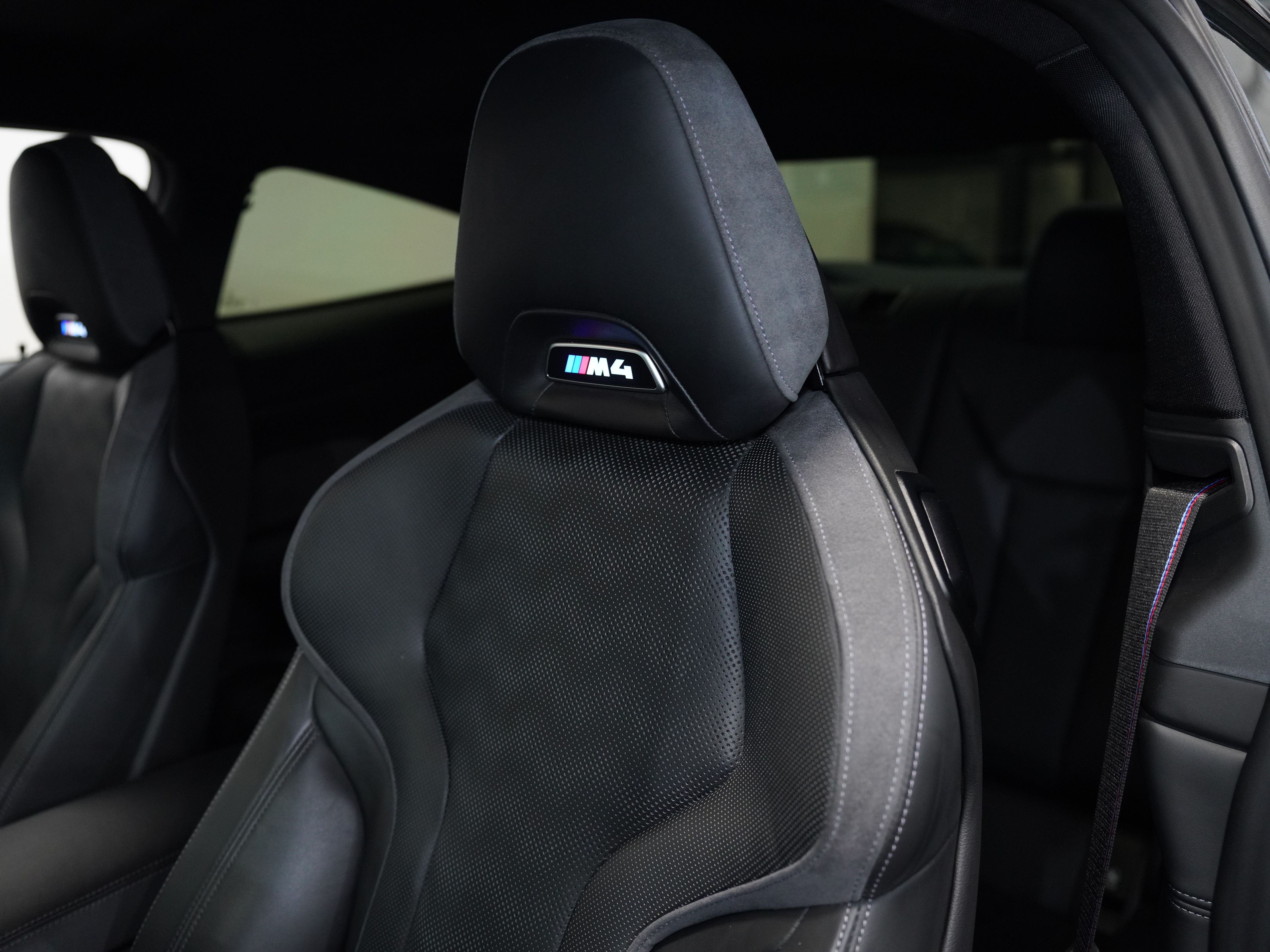 2024 BMW M4 Image 25
