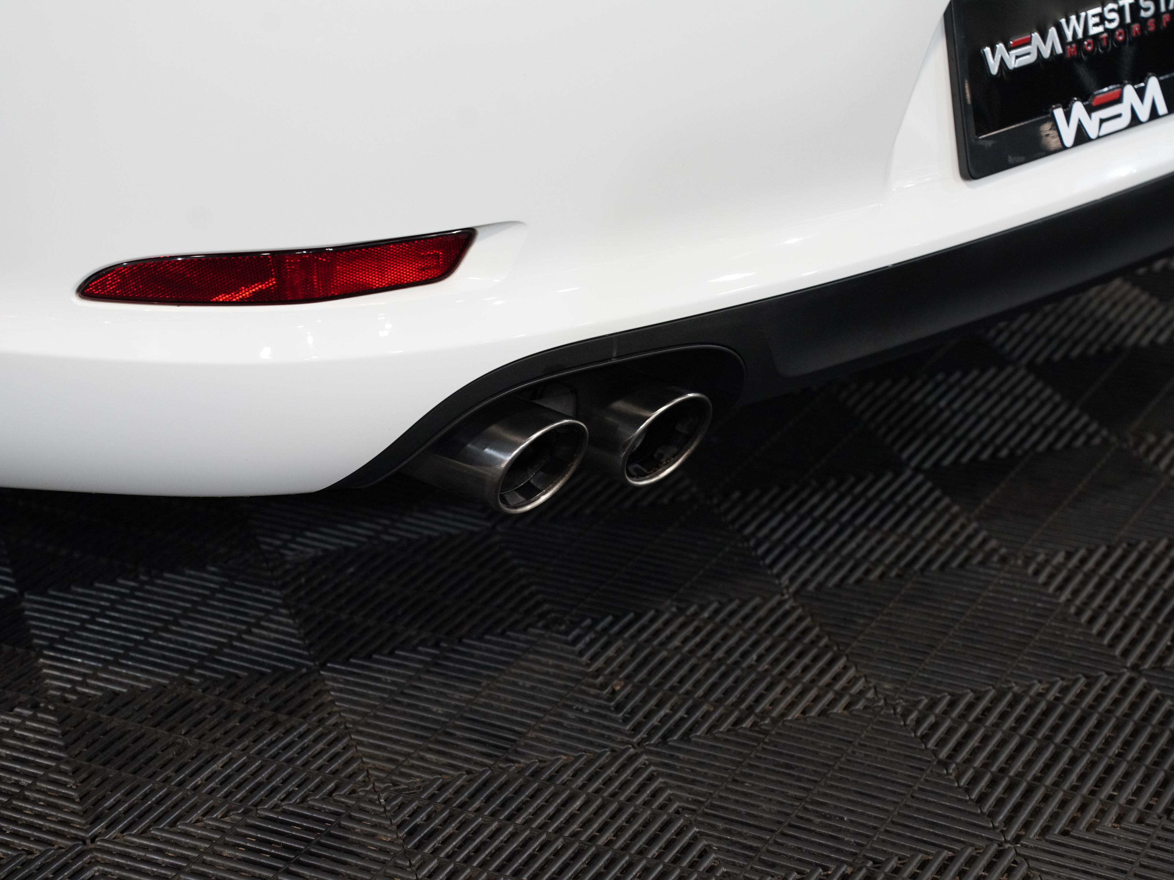2014 PORSCHE 911 Image 16