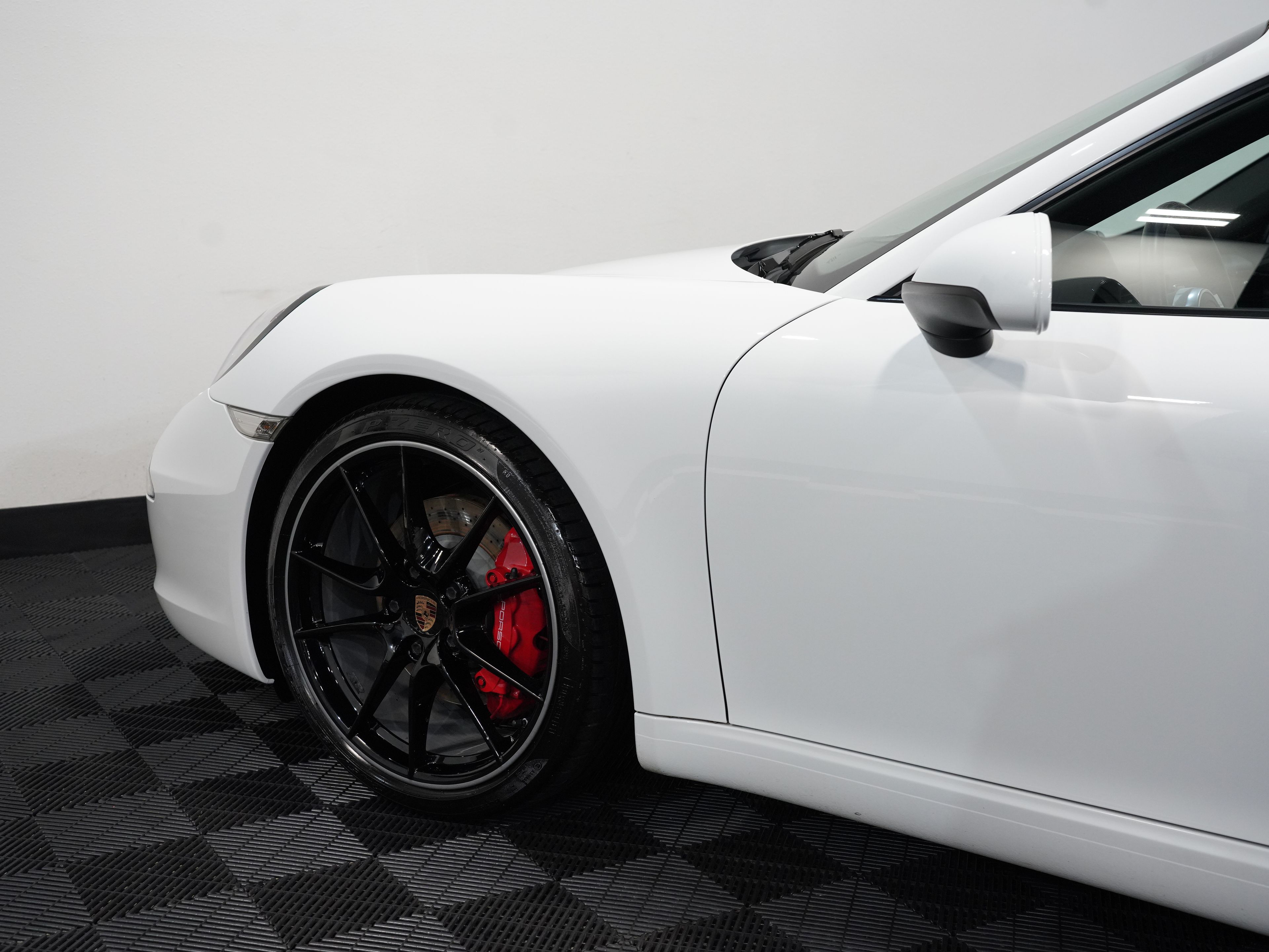 2014 PORSCHE 911 Image 18