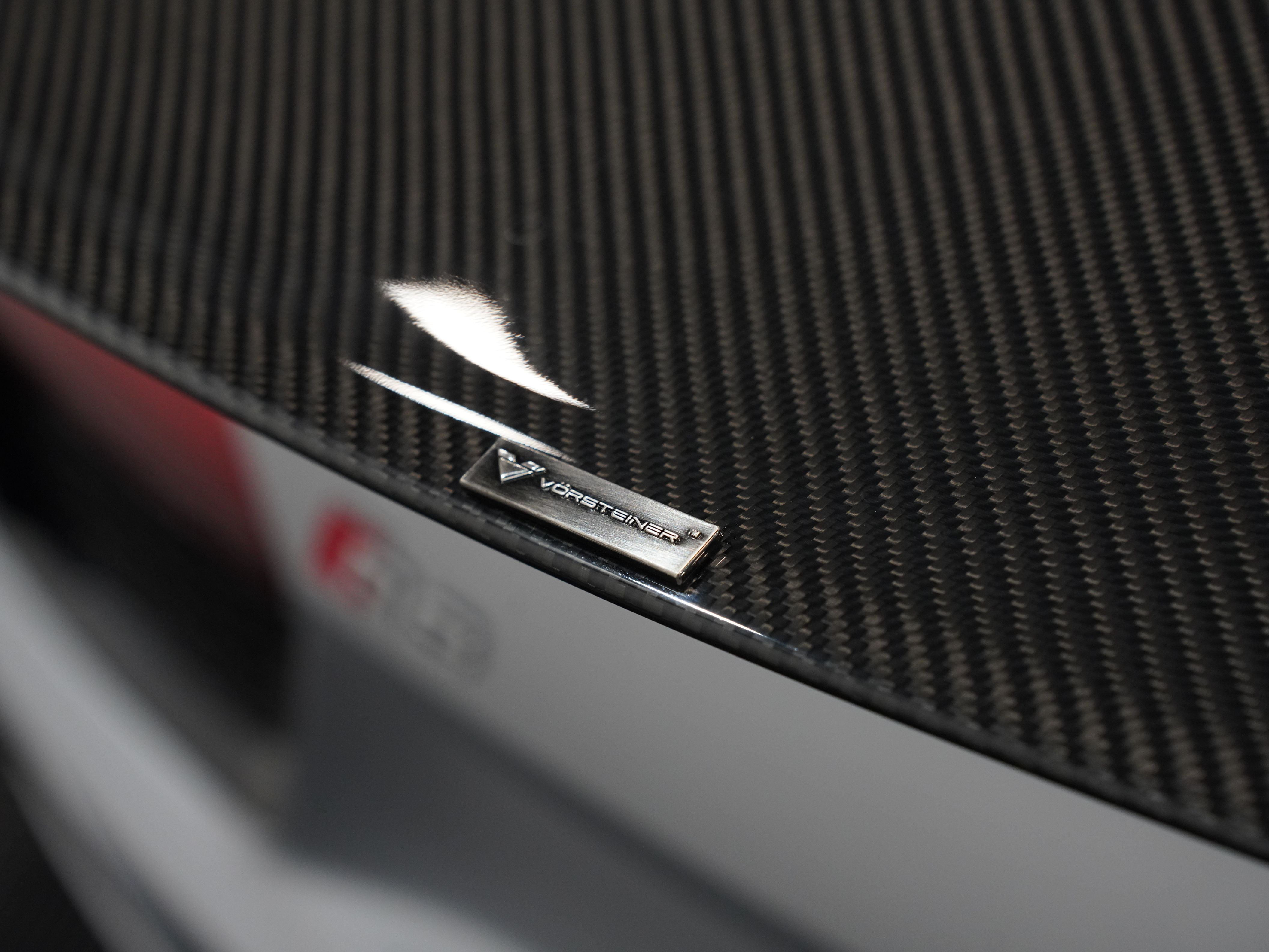 SILVER, 2017 AUDI R8 Image 16