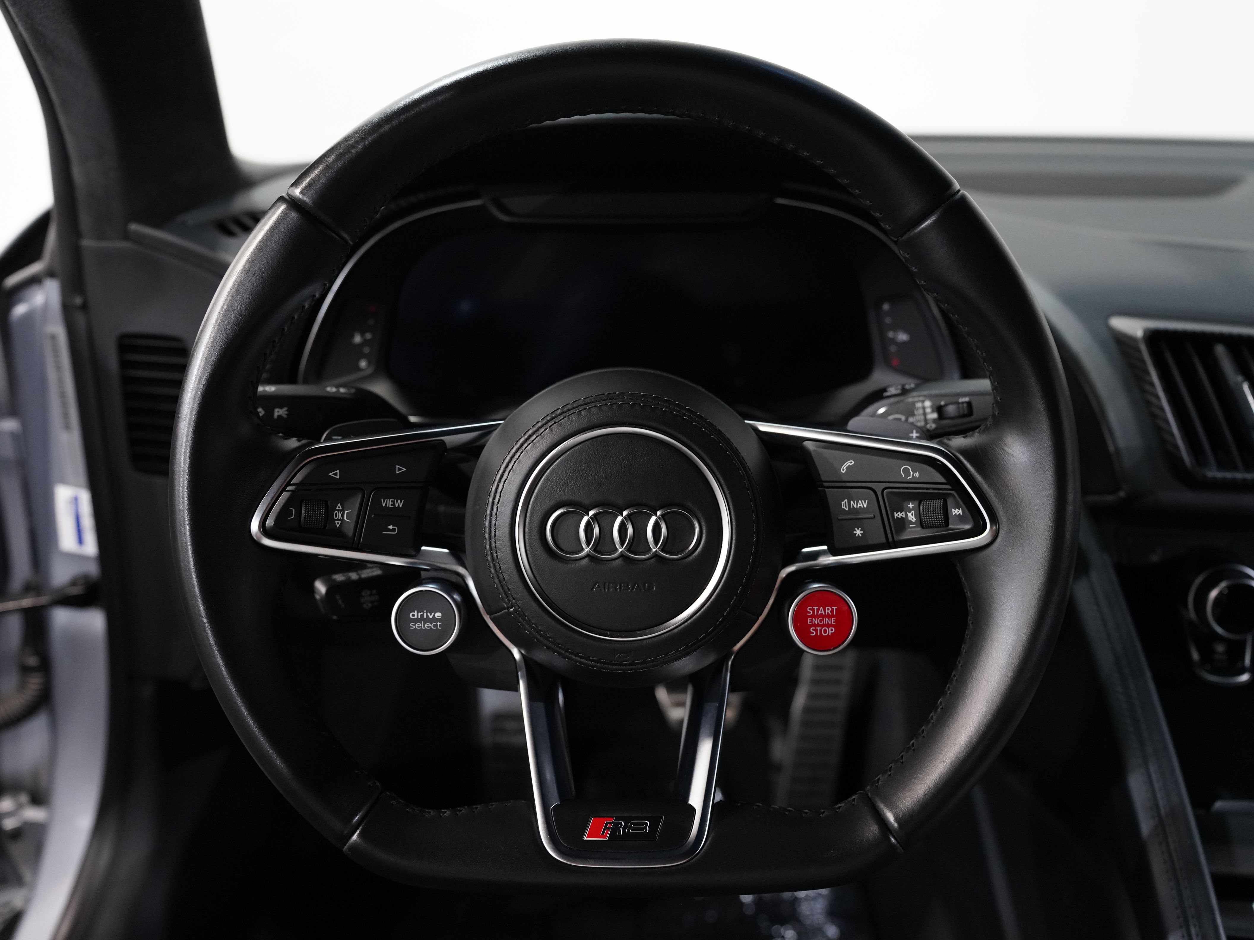 SILVER, 2017 AUDI R8 Image 38