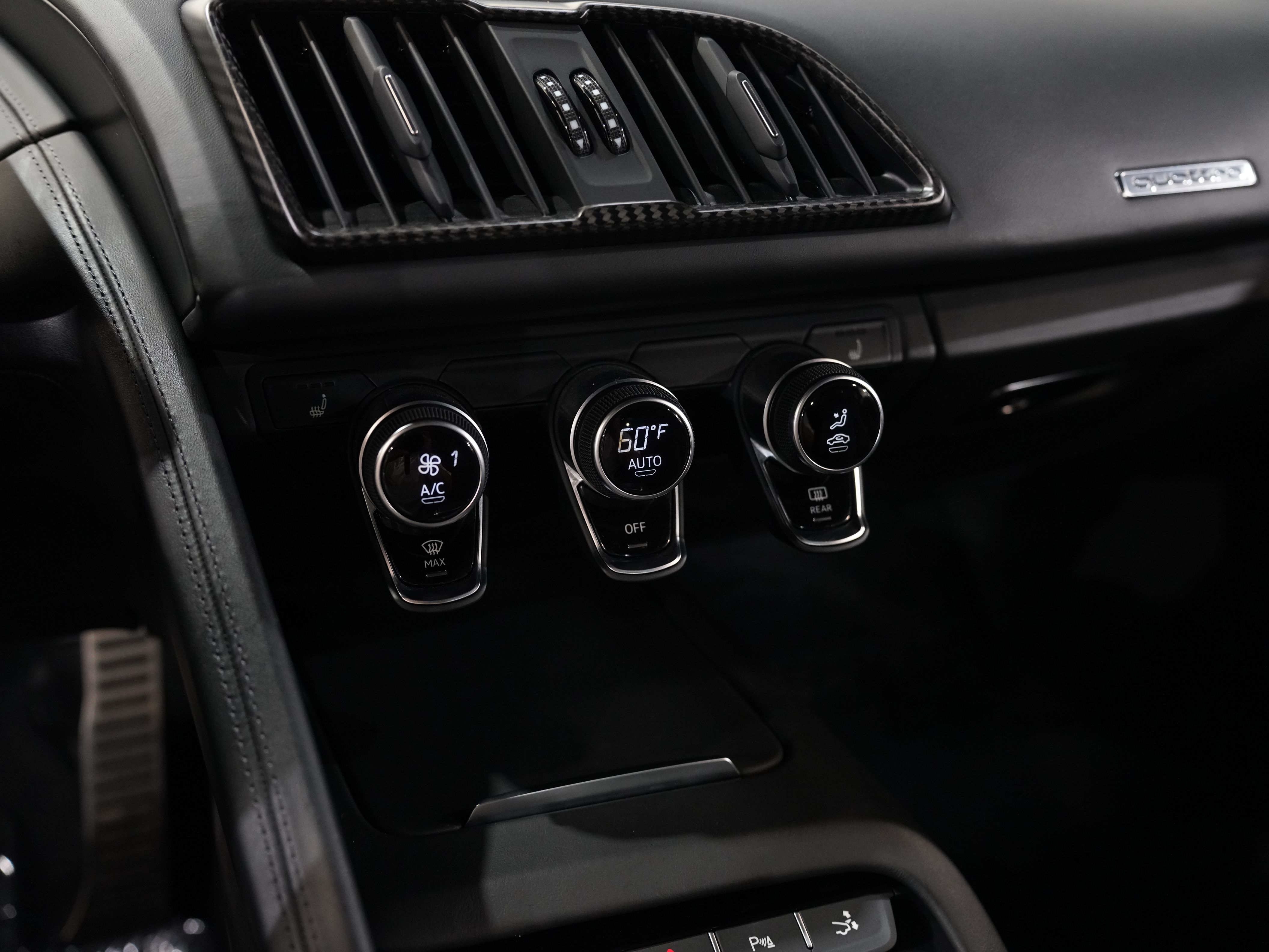 SILVER, 2017 AUDI R8 Image 43