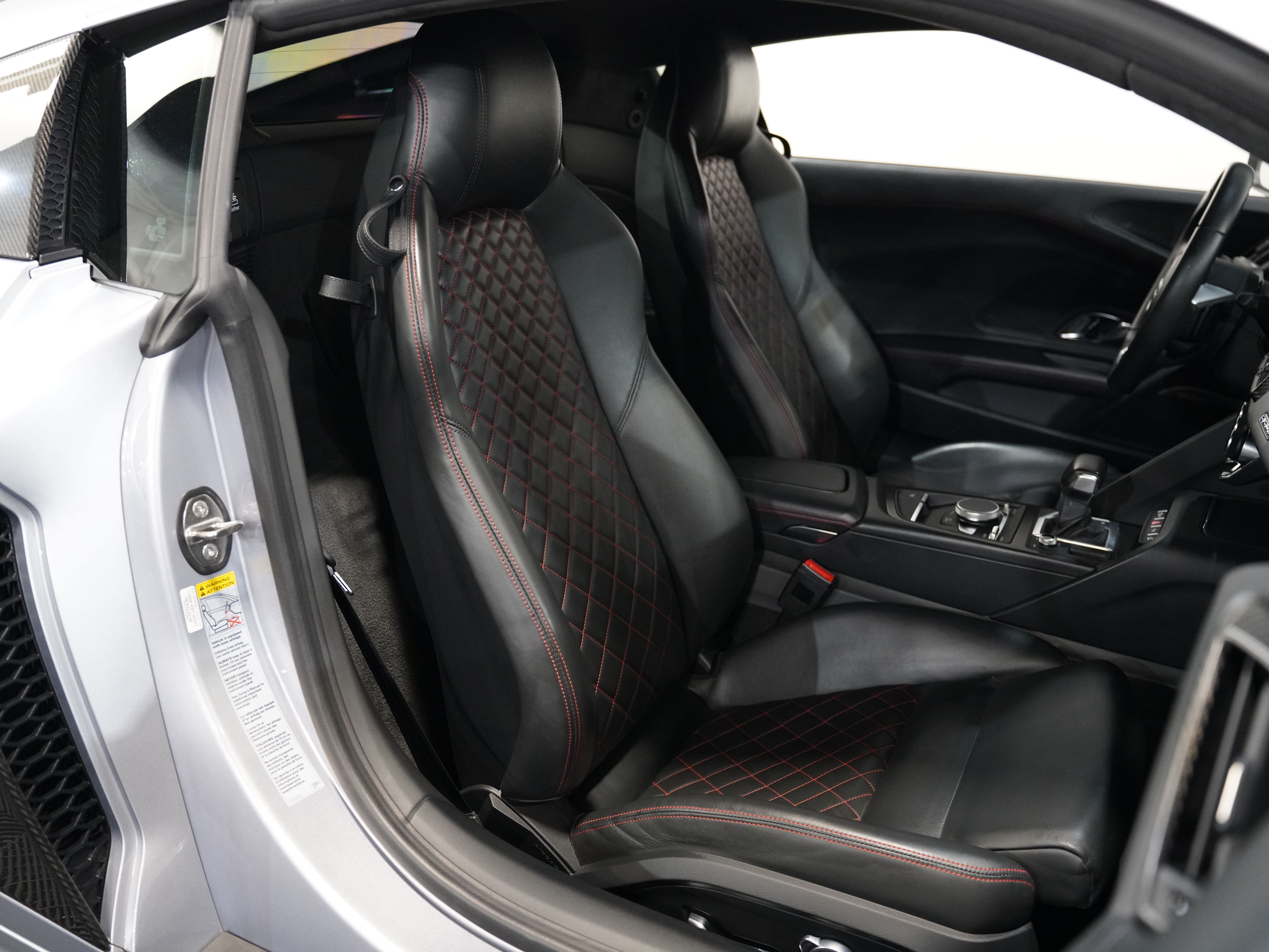 SILVER, 2017 AUDI R8 Image 34