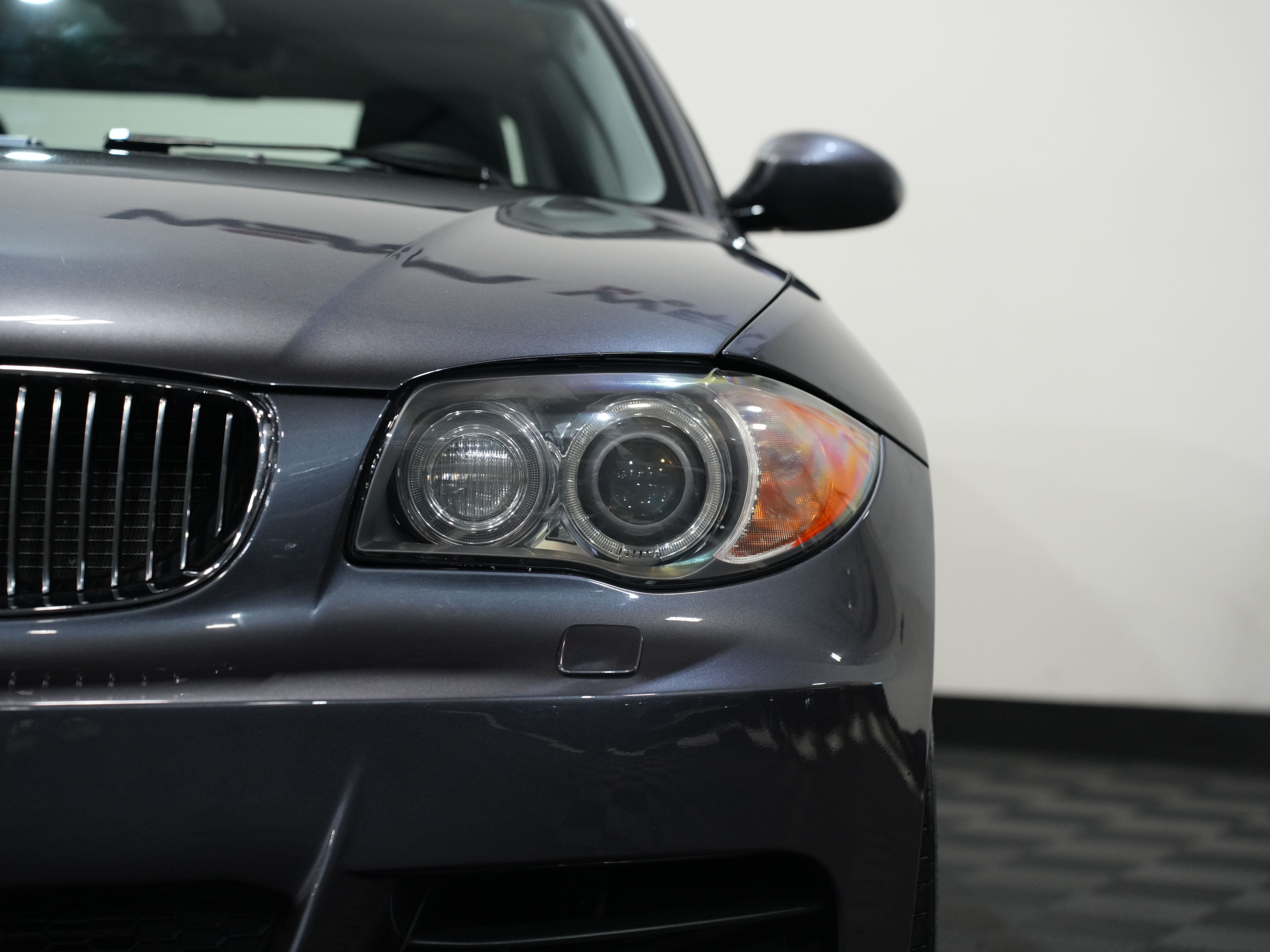 GREY, 2008 BMW 1 SERIES Image 10