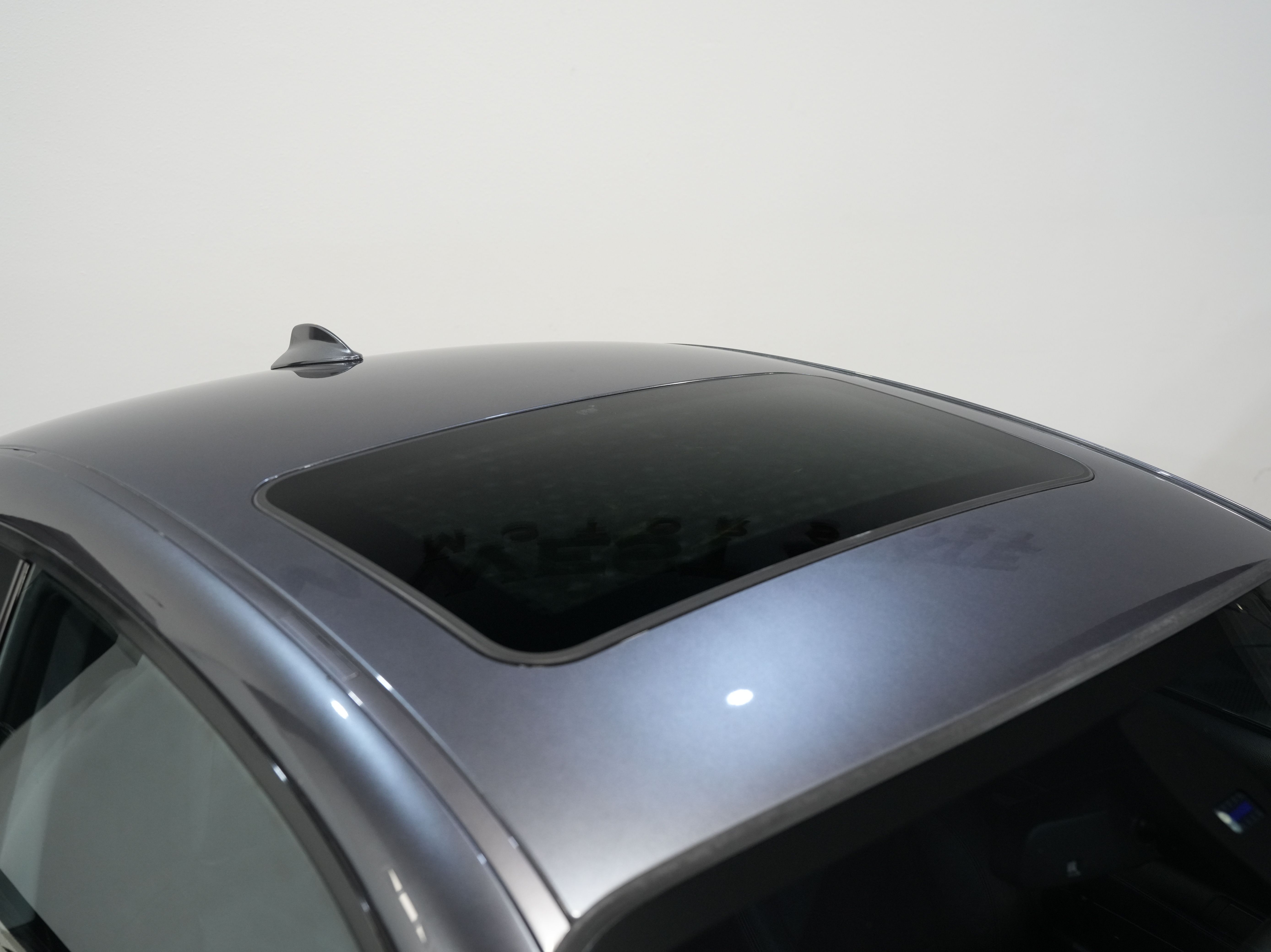 GREY, 2008 BMW 1 SERIES Image 13