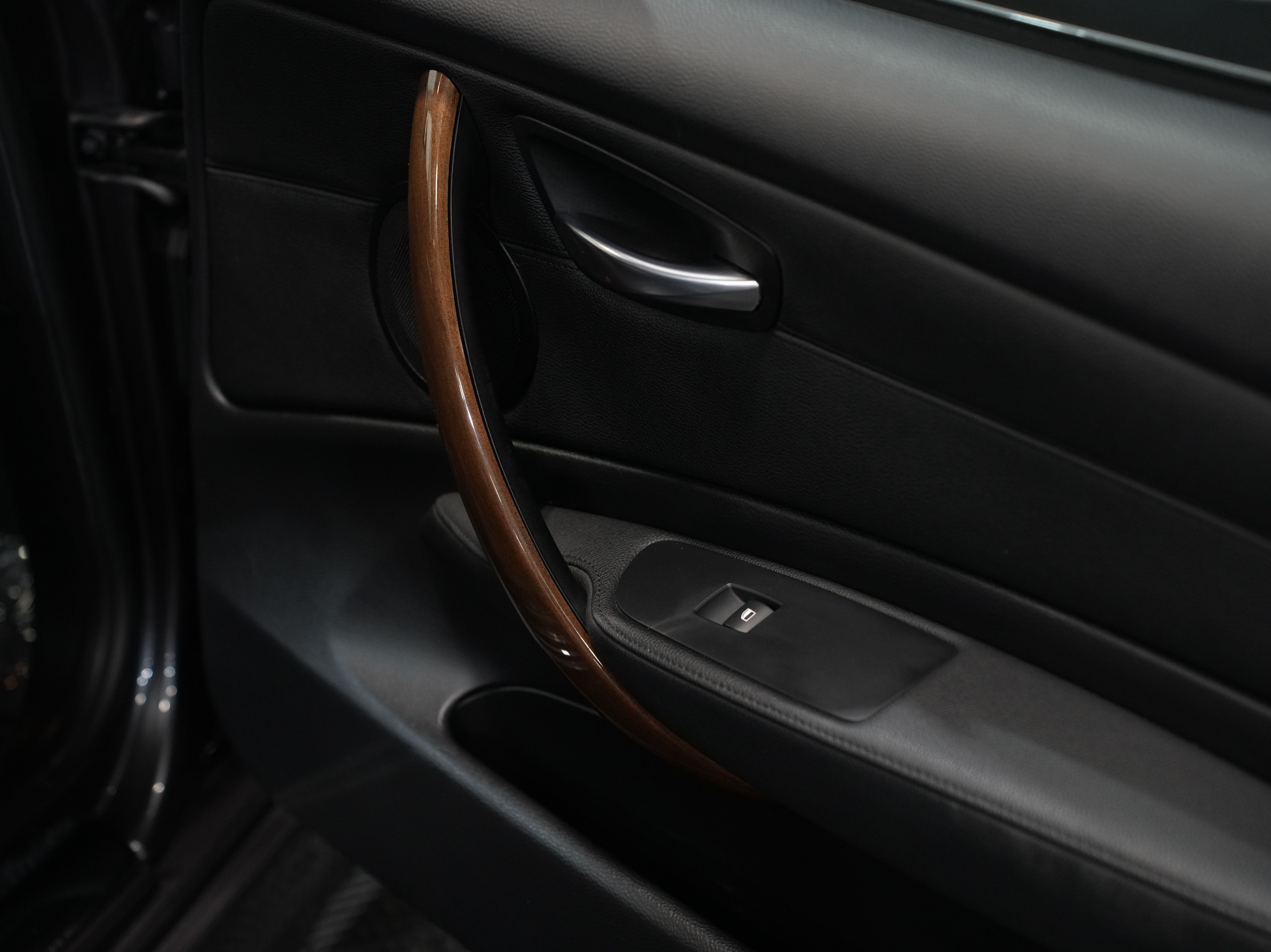 GREY, 2008 BMW 1 SERIES Image 25