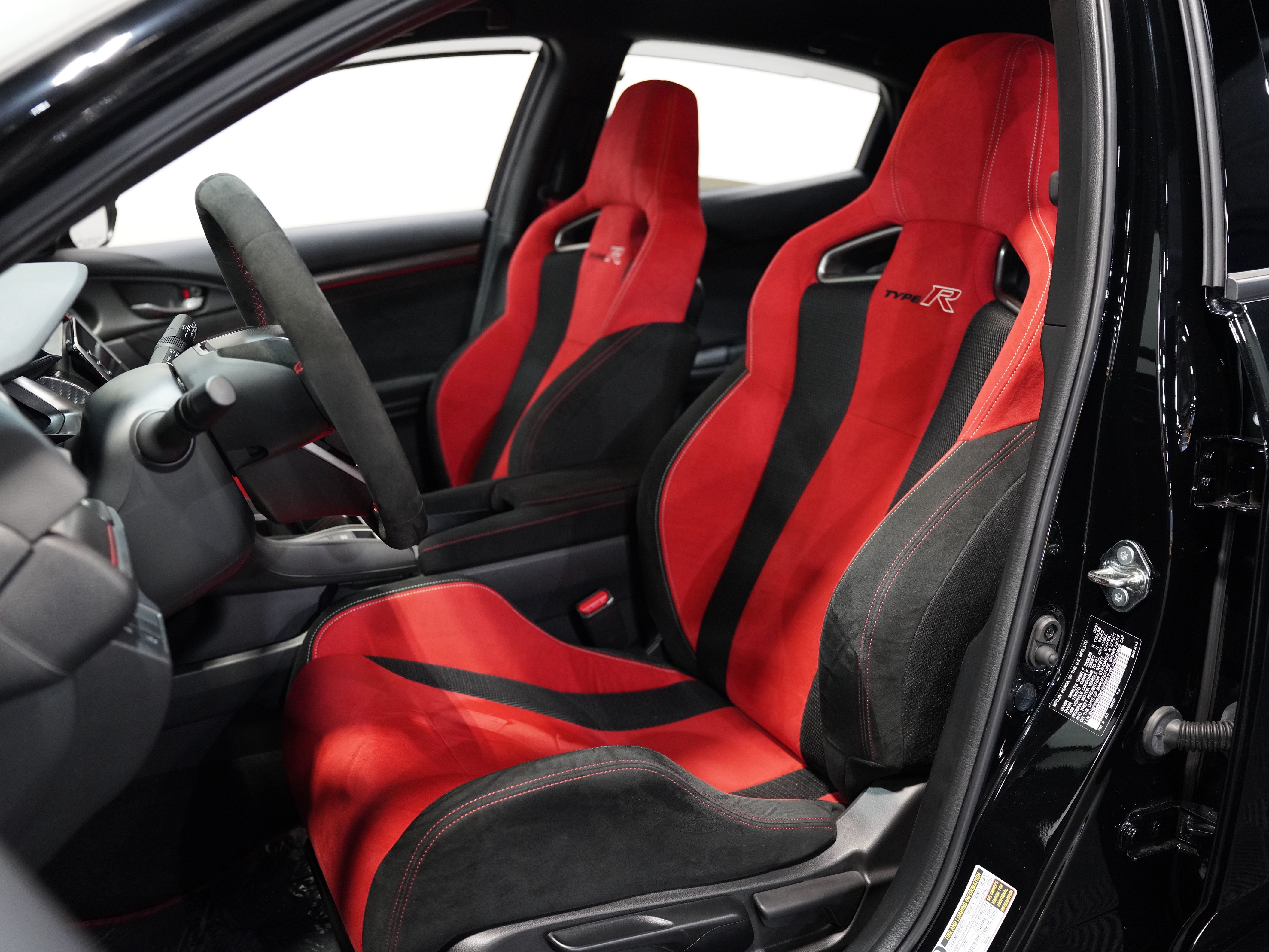 BLACK, 2021 HONDA CIVIC TYPE R Image 33
