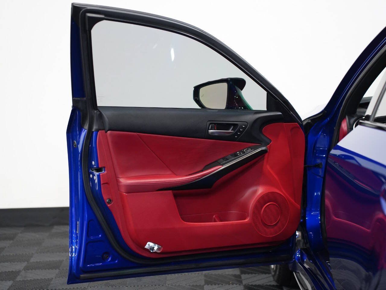 BLUE, 2022 LEXUS IS Image 22