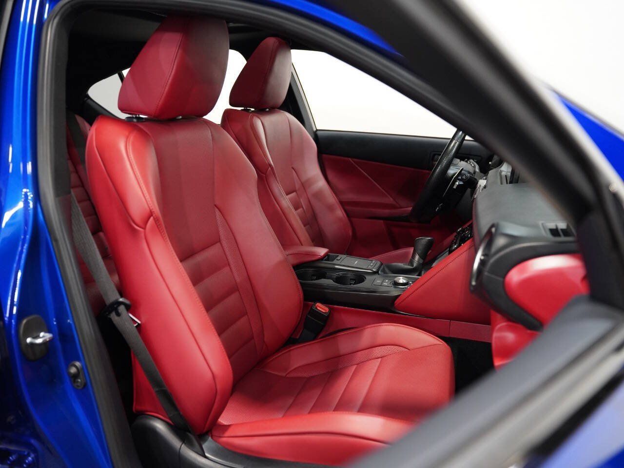 BLUE, 2022 LEXUS IS Image 34