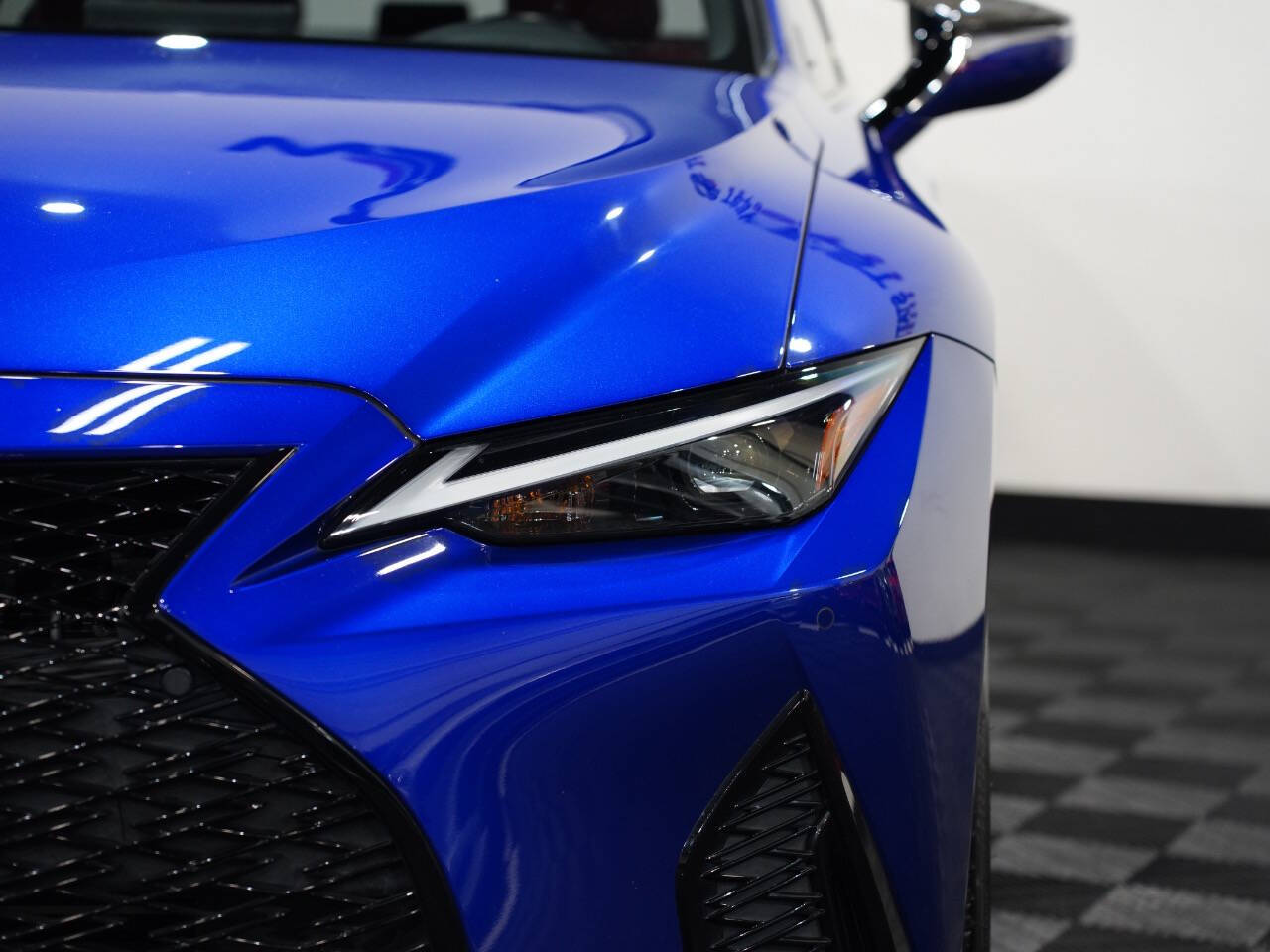 BLUE, 2022 LEXUS IS Image 10