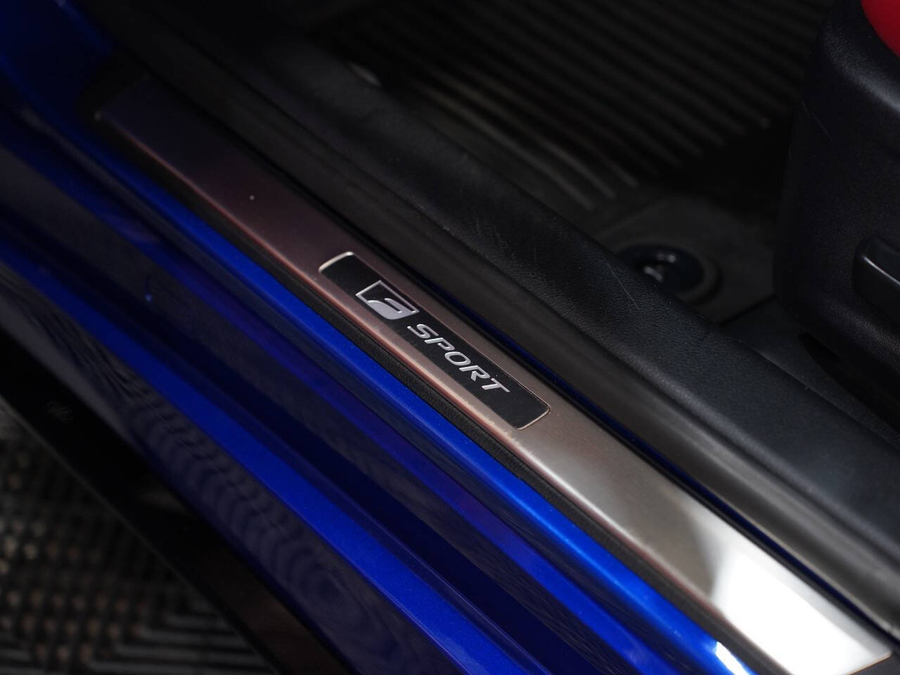 BLUE, 2022 LEXUS IS Image 30