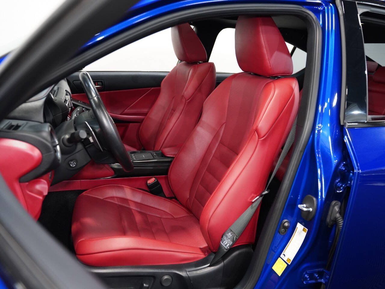 BLUE, 2022 LEXUS IS Image 31