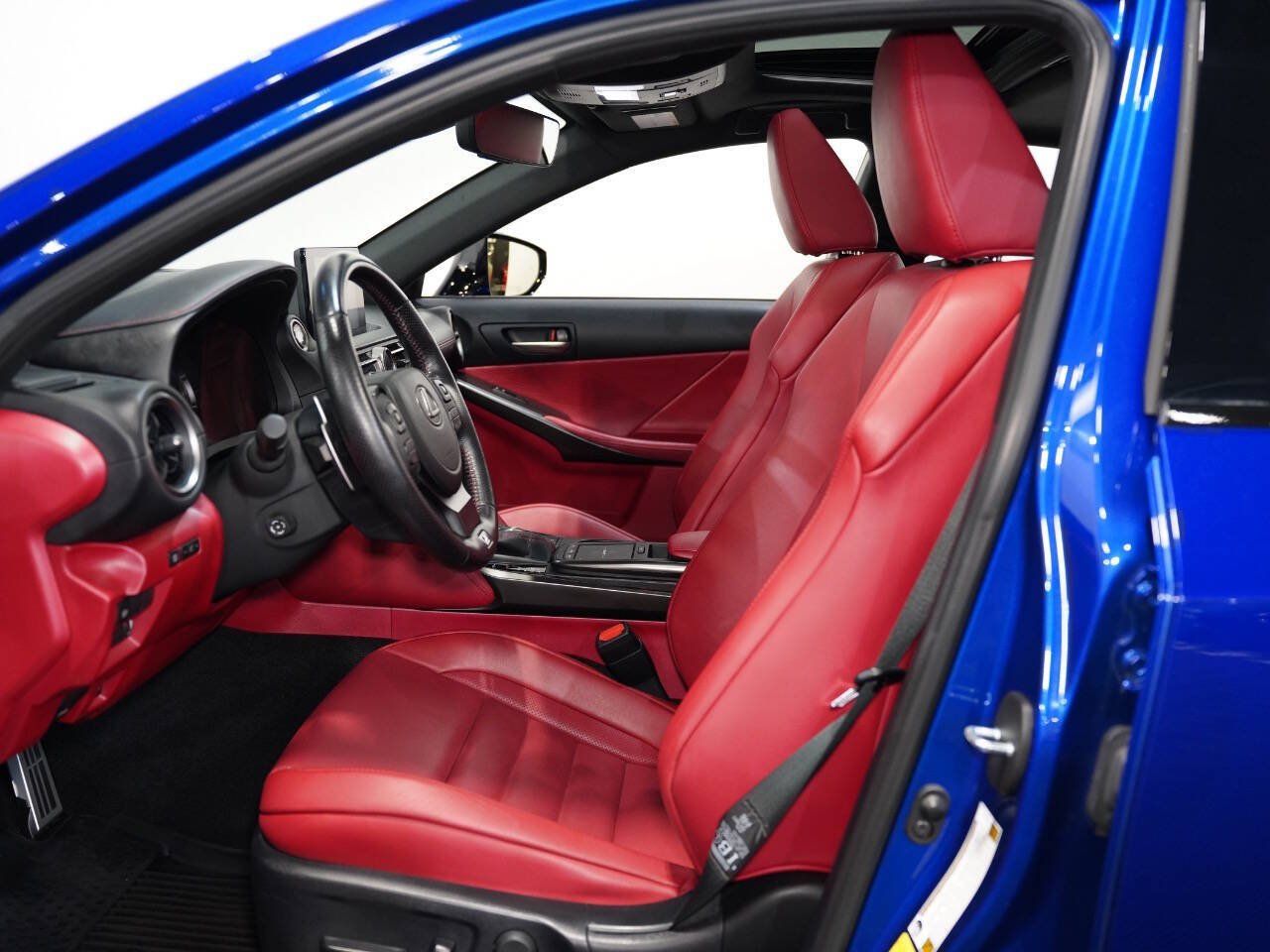 BLUE, 2022 LEXUS IS Image 32