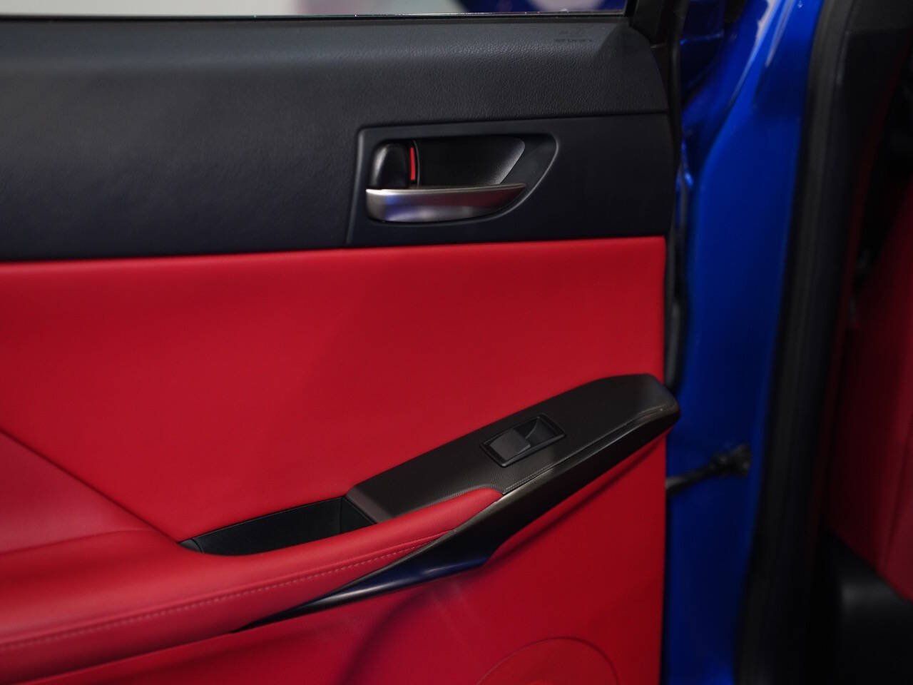 BLUE, 2022 LEXUS IS Image 29