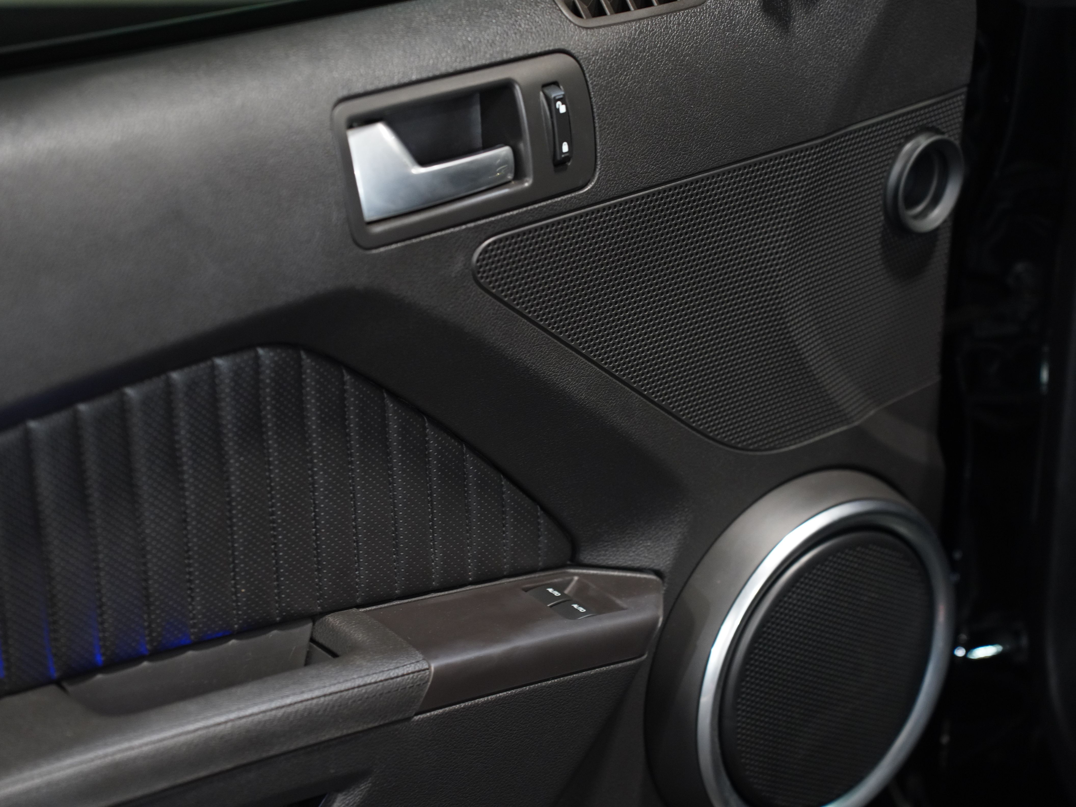 2013 FORD MUSTANG Image 25