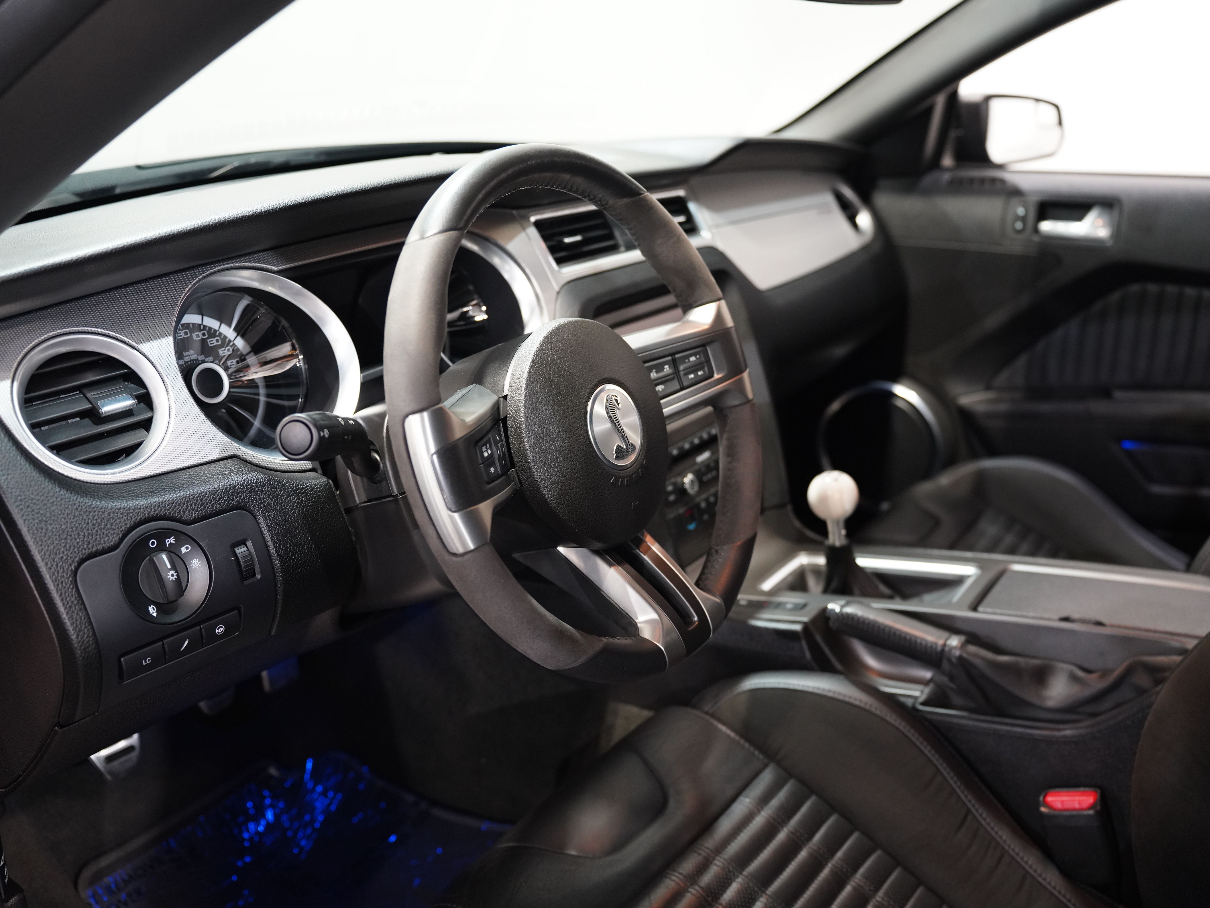 2013 FORD MUSTANG Image 32