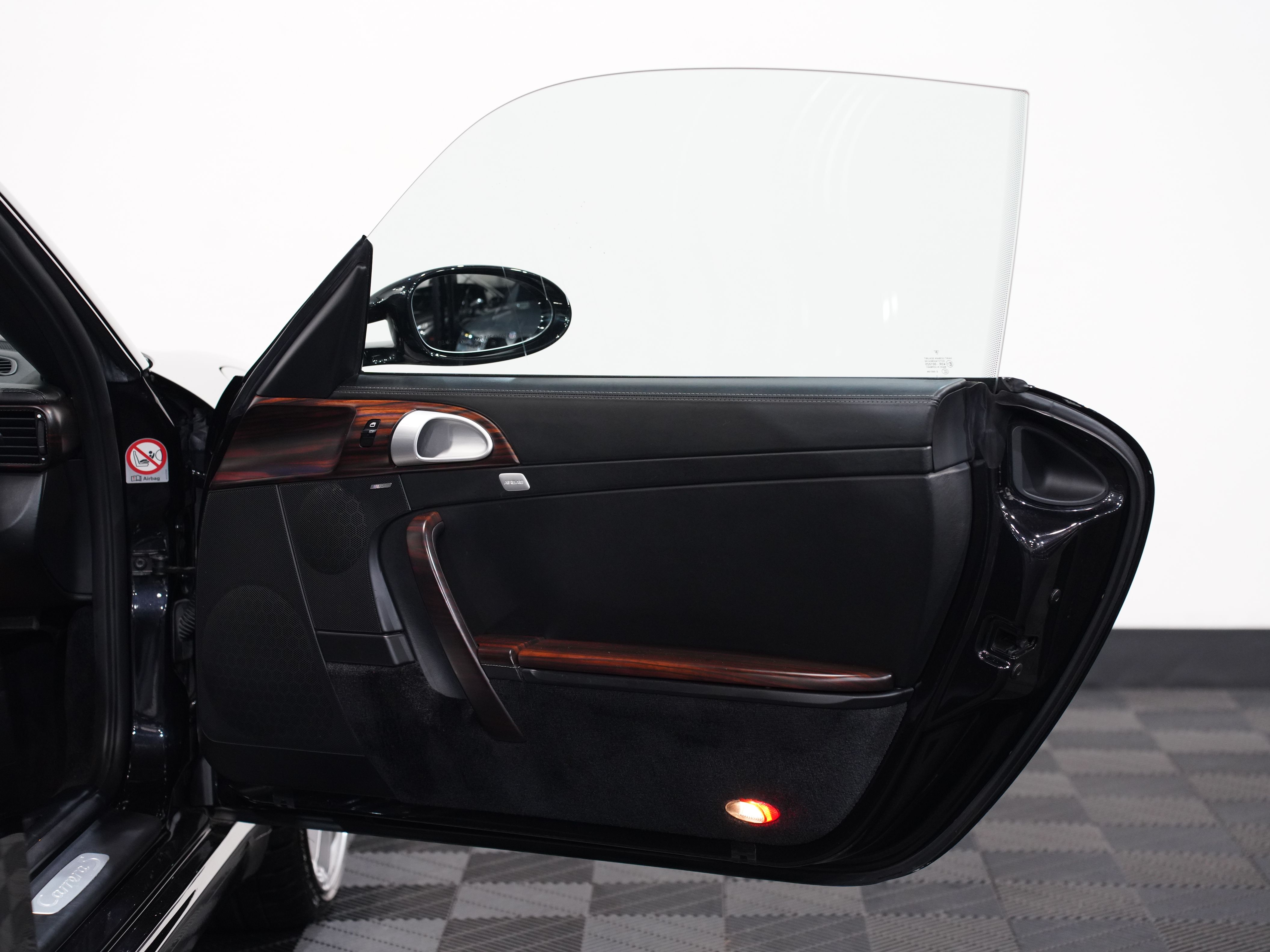 2006 PORSCHE 911 Image 22