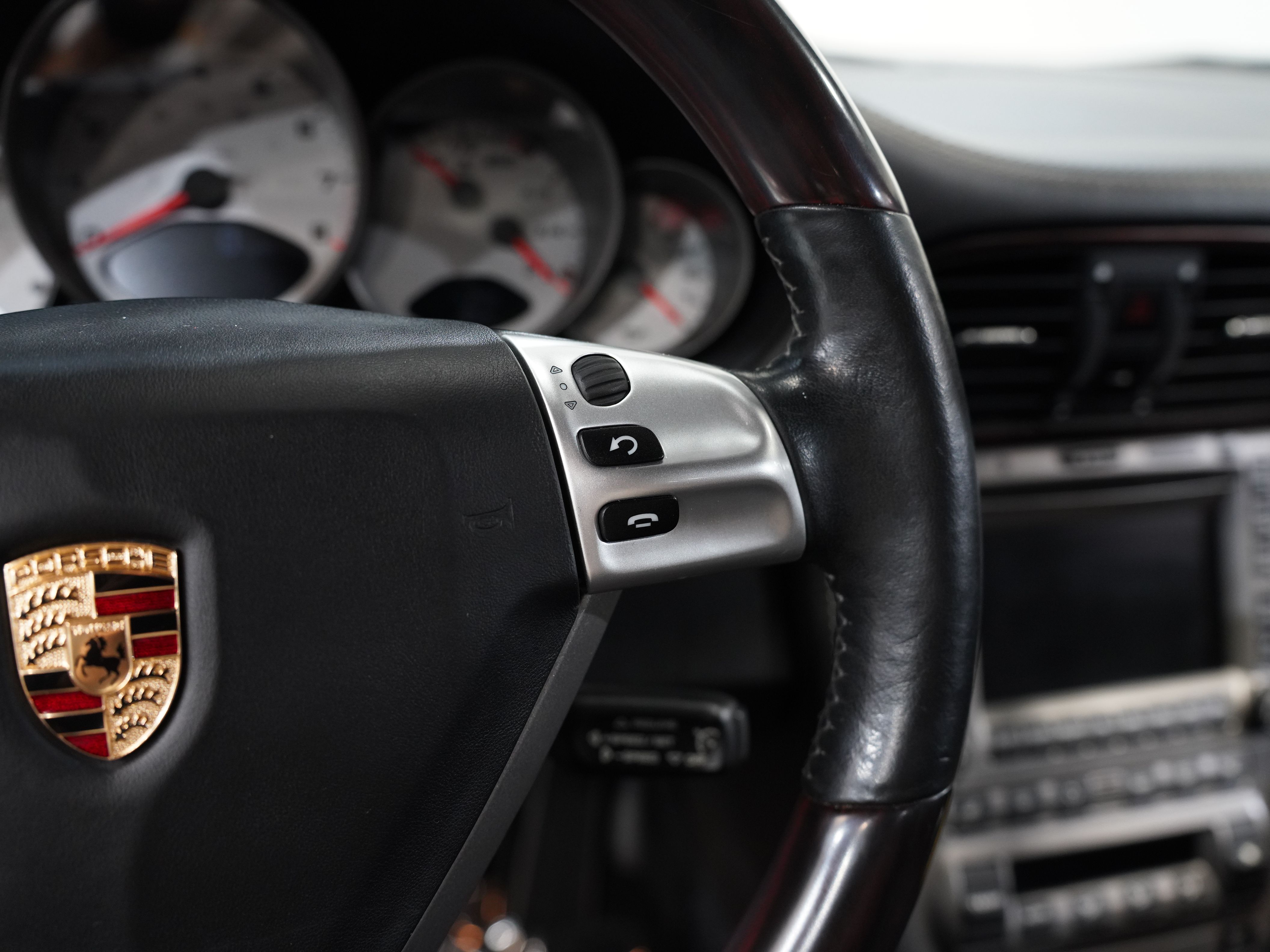 2006 PORSCHE 911 Image 34