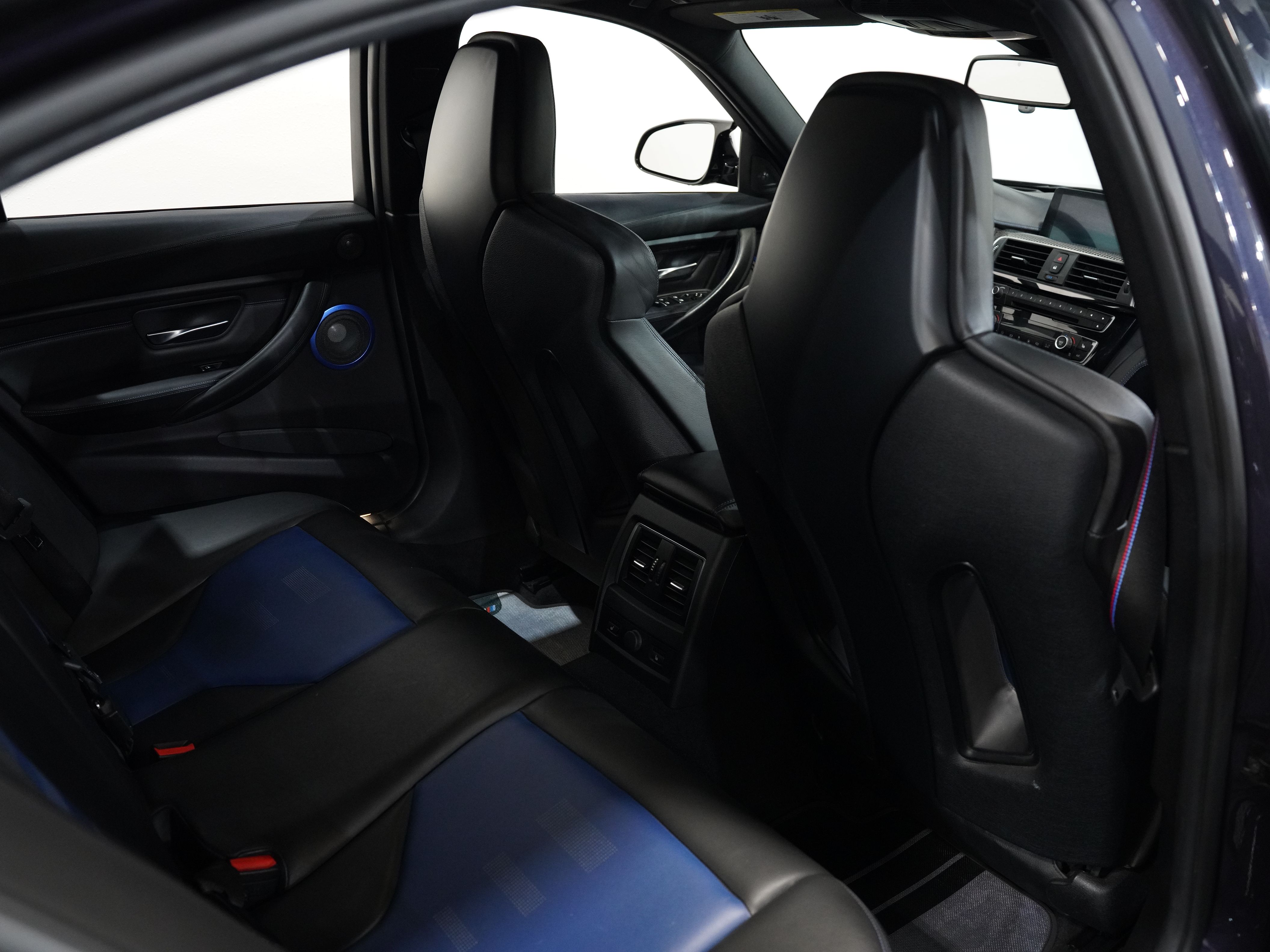 MACAO BLUE METALLIC, 2017 BMW M3 Image 40