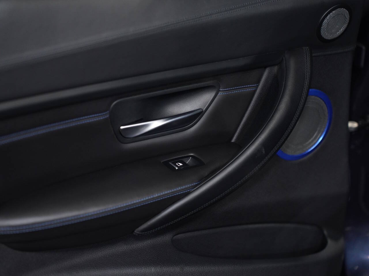 MACAO BLUE METALLIC, 2017 BMW M3 Image 28