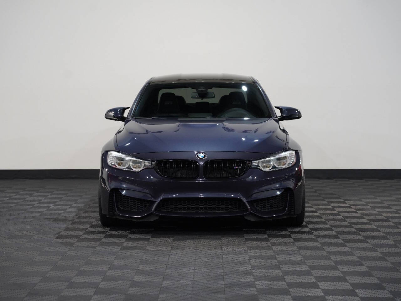 MACAO BLUE METALLIC, 2017 BMW M3 Image 4