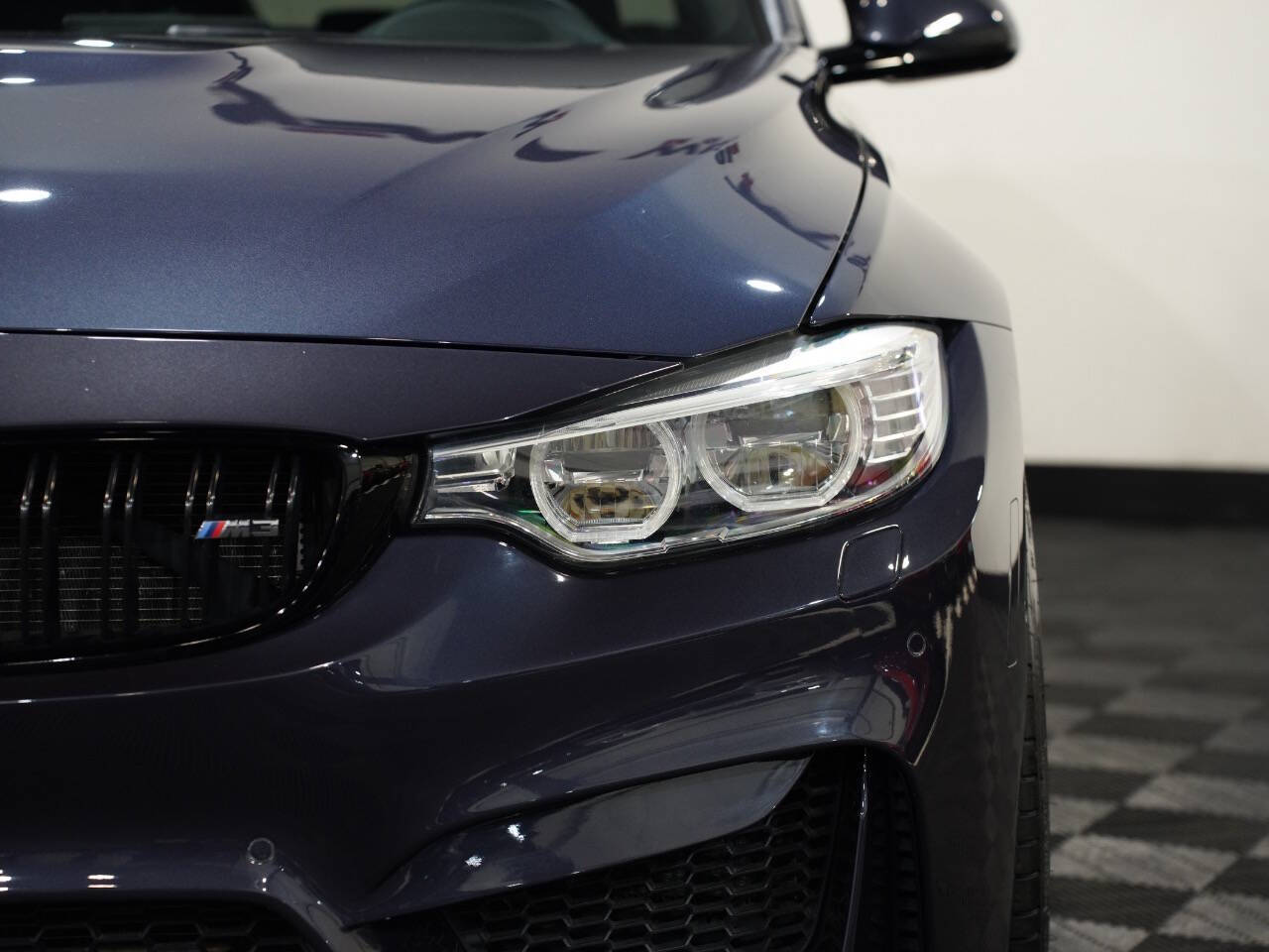 MACAO BLUE METALLIC, 2017 BMW M3 Image 10
