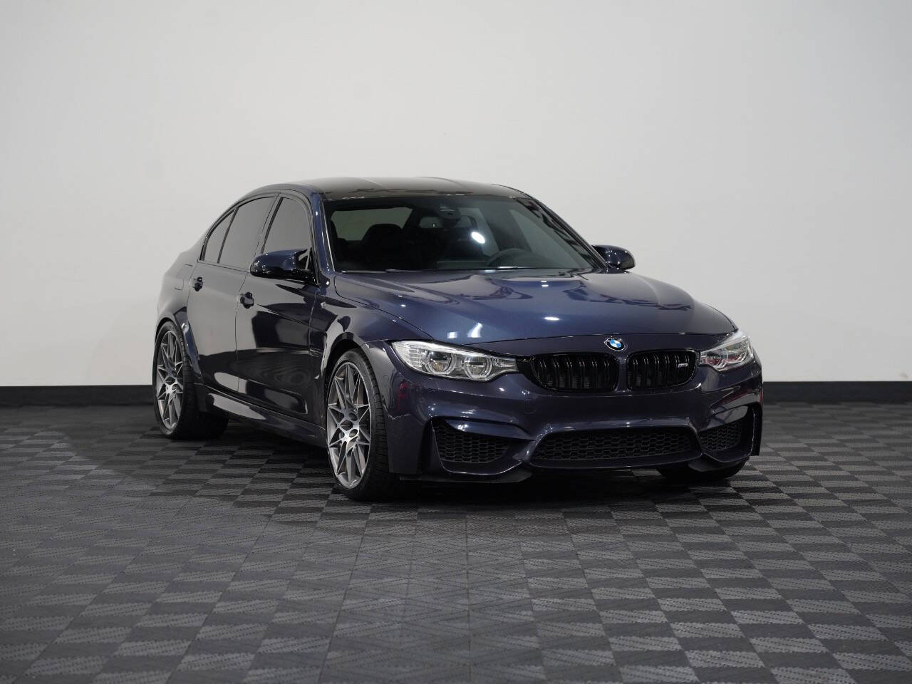 MACAO BLUE METALLIC, 2017 BMW M3 Image 5