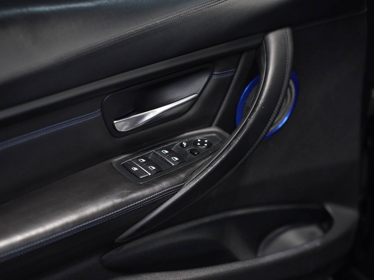 MACAO BLUE METALLIC, 2017 BMW M3 Image 22