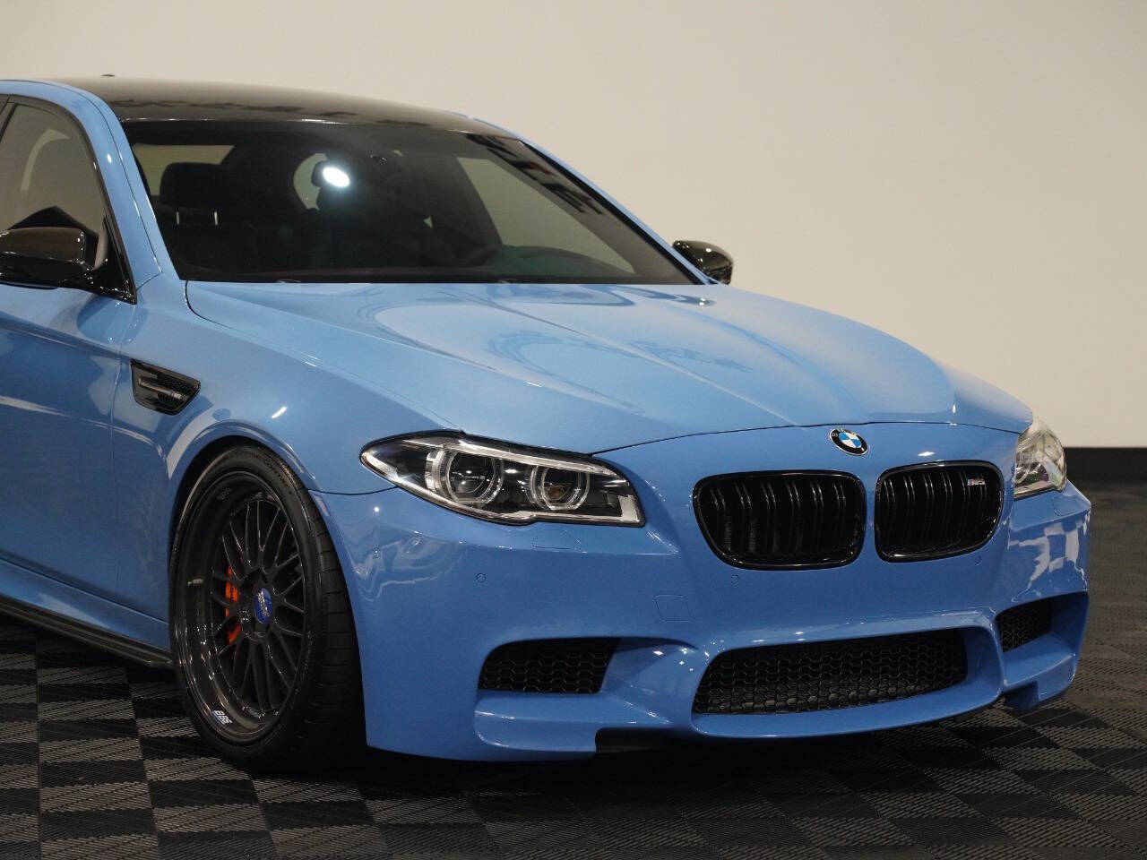 YAS MARINA BLUE, 2013 BMW M5 Image 9