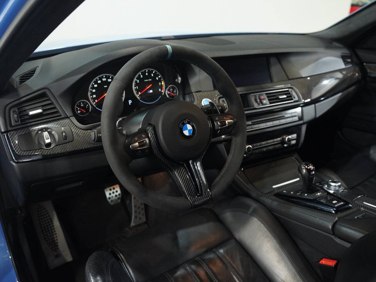 YAS MARINA BLUE, 2013 BMW M5 Image 35